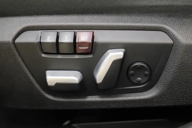 BMW 3 Series view 13