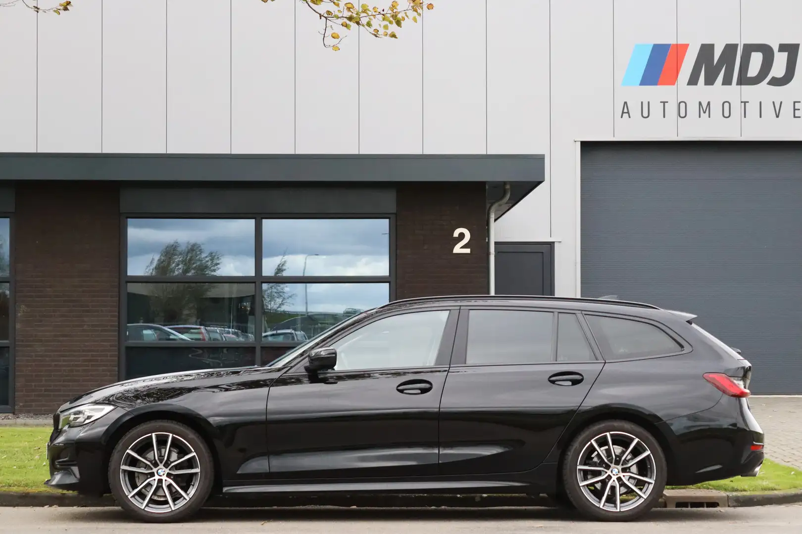 BMW 318 318d / 320d G21 18 inch Live Cockpit Prof Carplay Zwart - 2