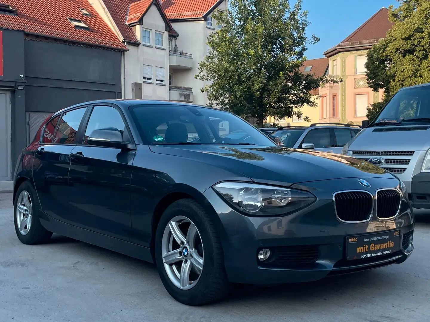 BMW 118 i Lim. *AUTOMATIK*PDC*SHZ*TÜV NEU* Grau - 2