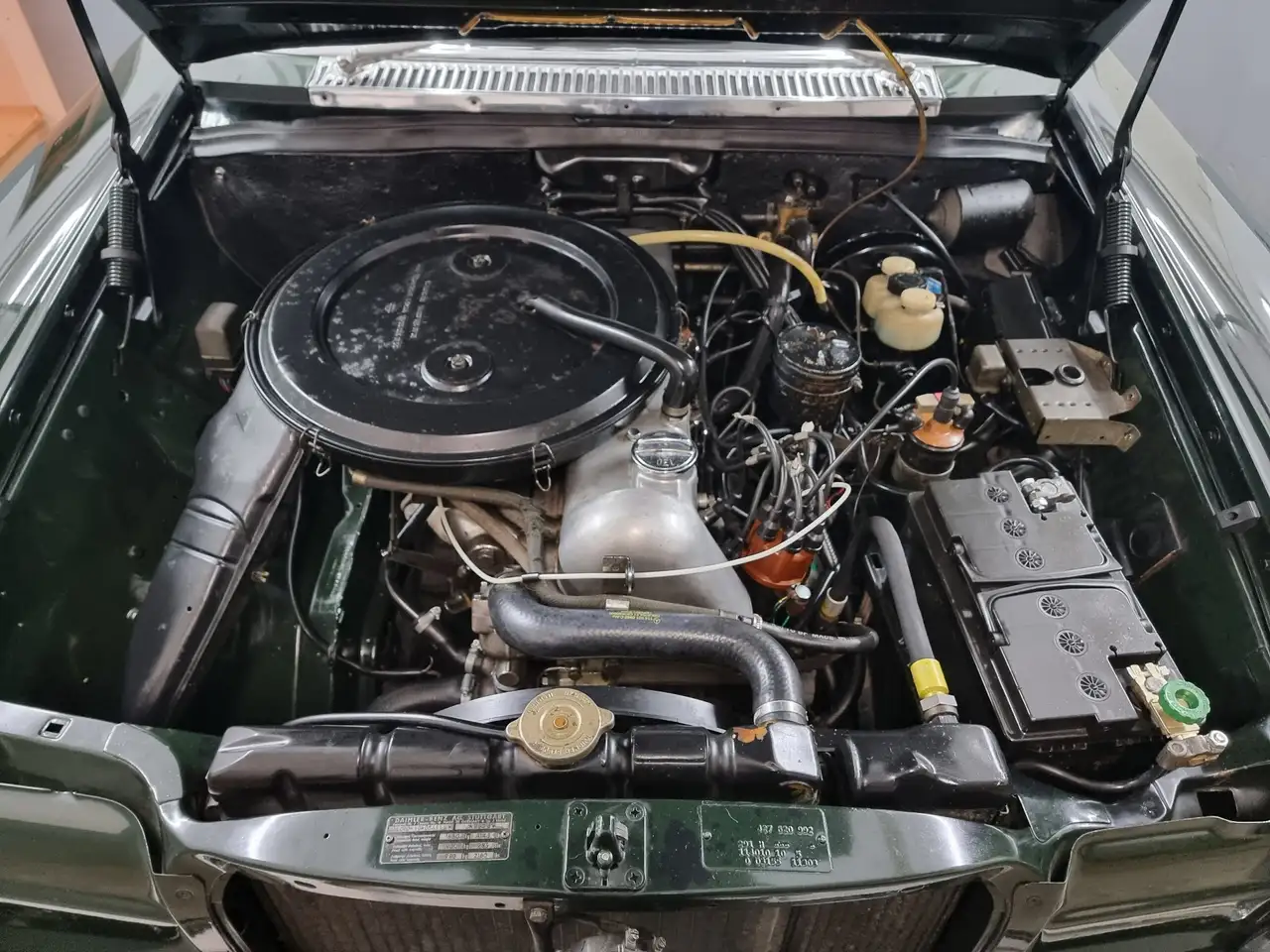 Mercedes-Benz W 114/115 Strich-Acht Aus Italien !, foto 7