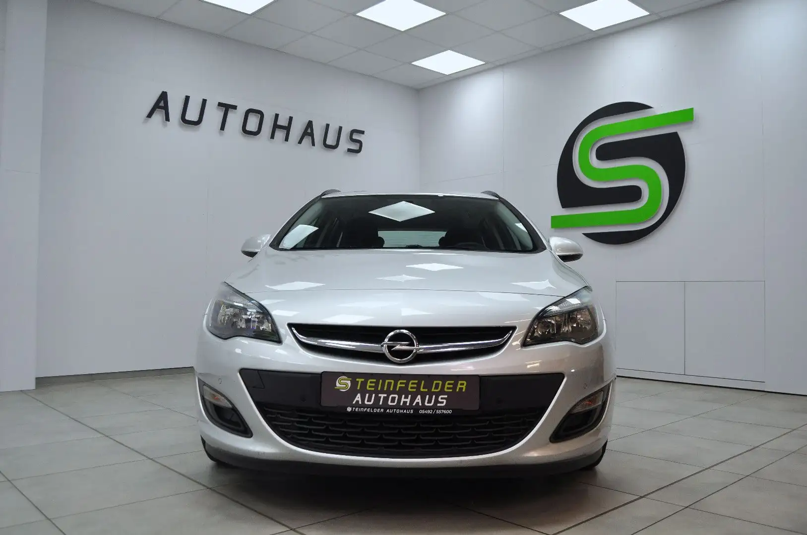 Opel Astra J Sports Tourer Edition 1.4 TEMPOMAT/ NAVI Silber - 2
