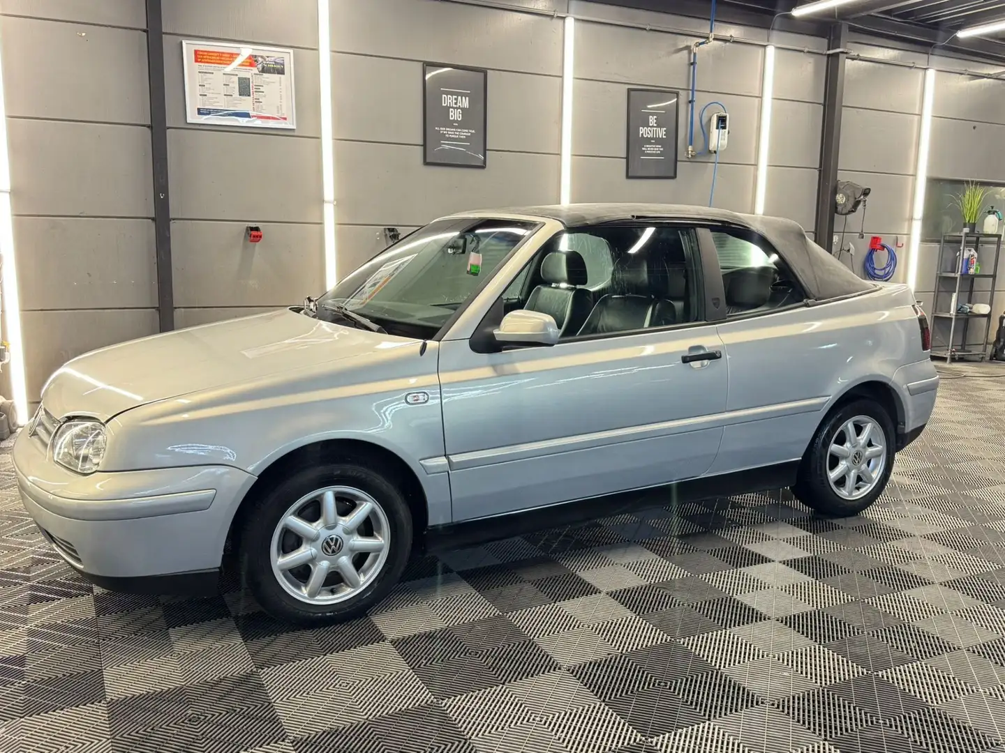 Volkswagen Golf Cabriolet 1.8i benzine bj. 1998 204000km Gri - 2