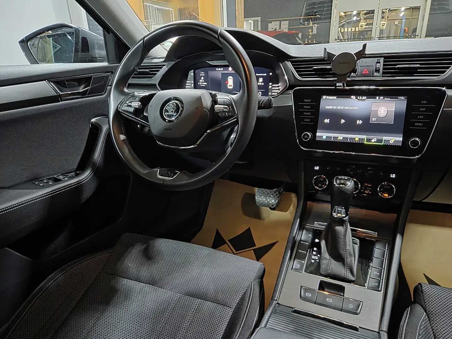 Skoda Superb Kombi 1,5 * Tolle Ausstattung * Grau - 2