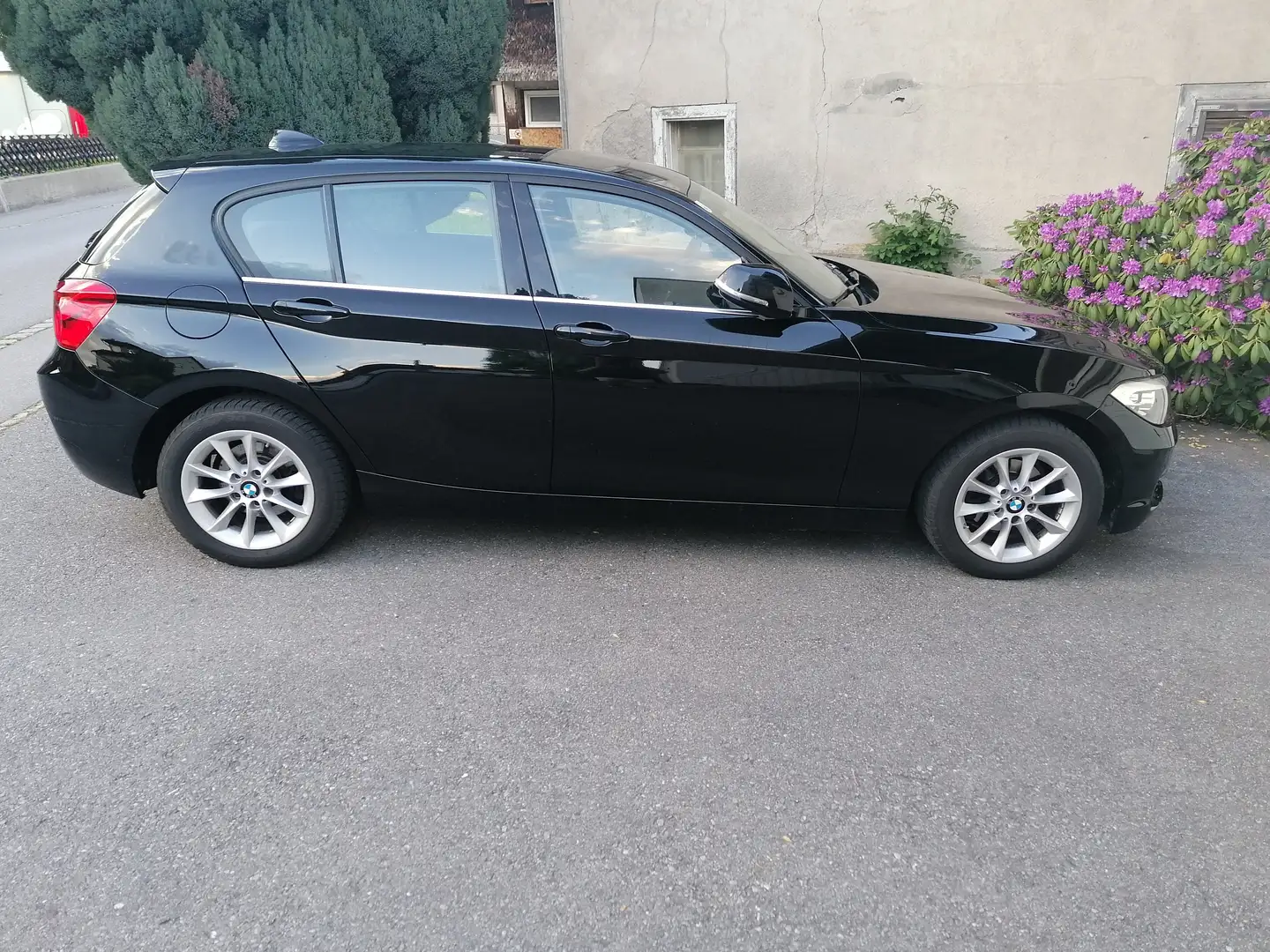 BMW 116 116i Advantage Advantage Schwarz - 1