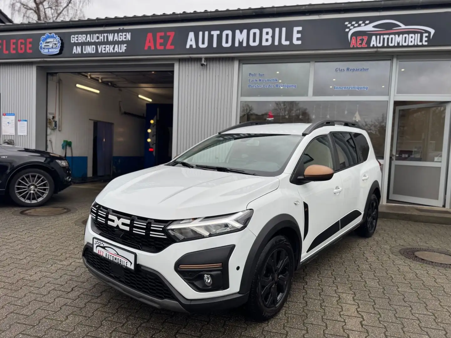 Dacia Jogger Extreme*33.580 km* TÜV 03/2027* Weiß - 1