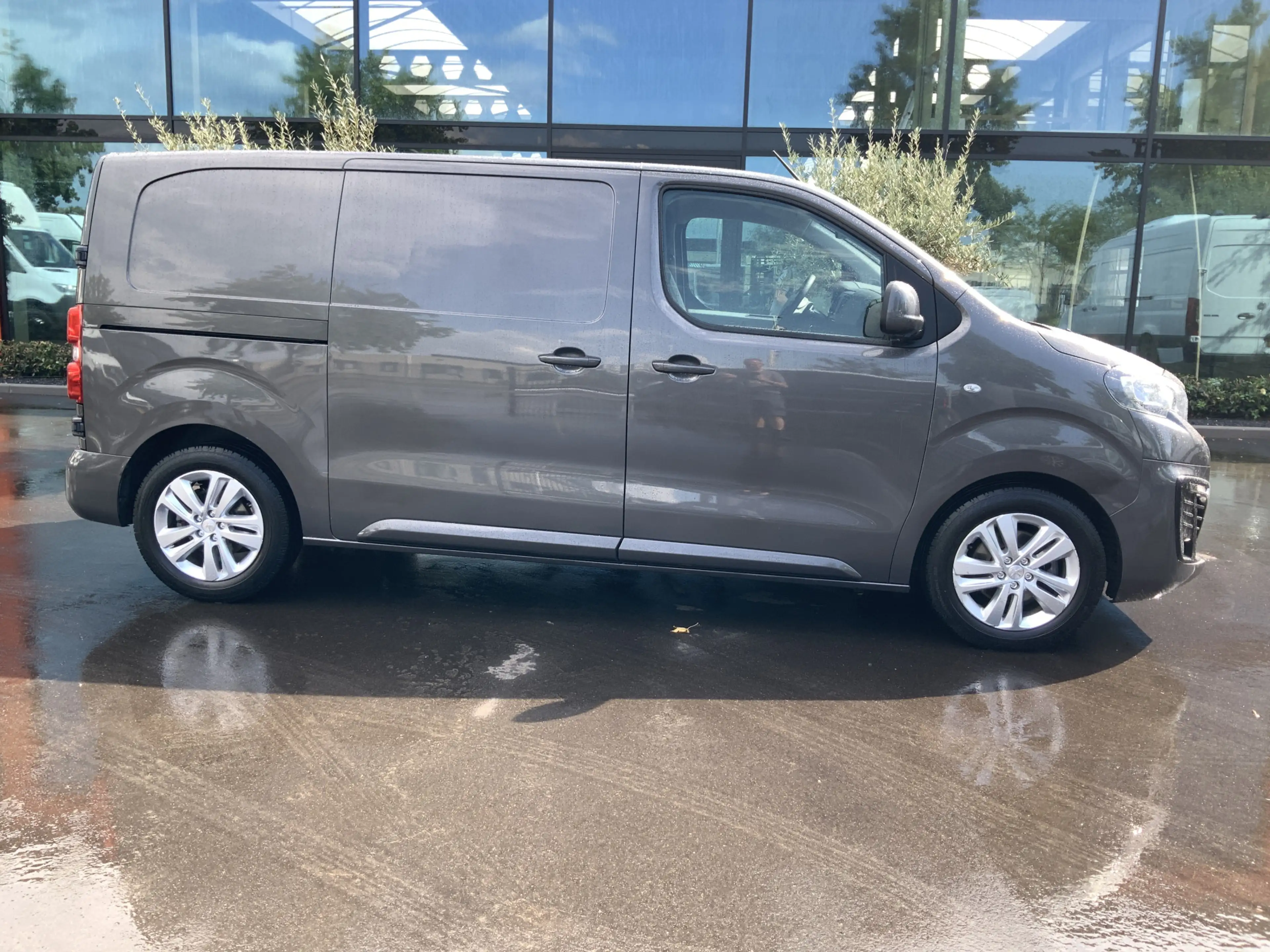 Peugeot Expert 227S 2.0 BlueHDI 180 Premium Pack Automaat Airco C — photo 11