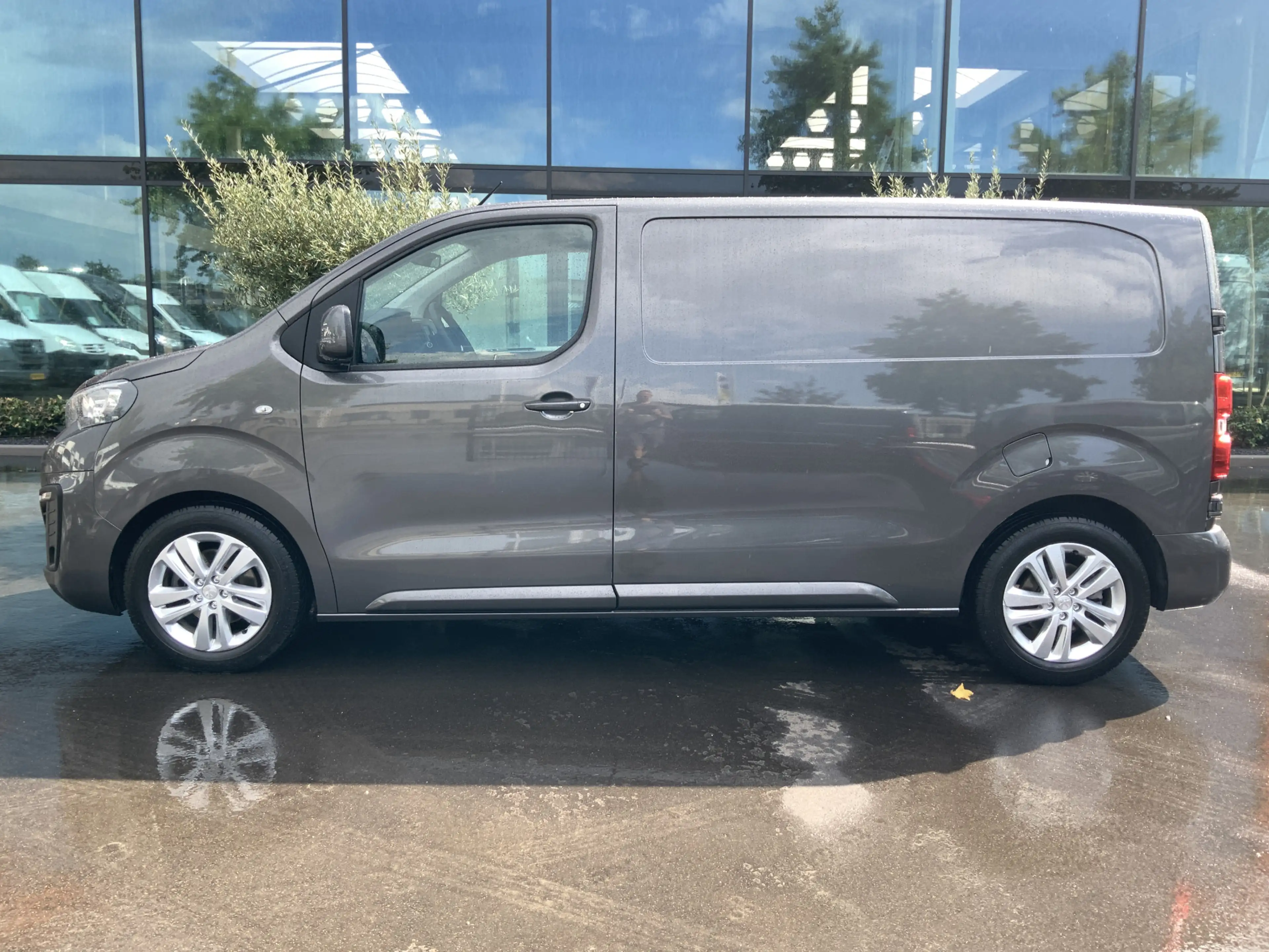 Peugeot Expert 227S 2.0 BlueHDI 180 Premium Pack Automaat Airco C — photo 3