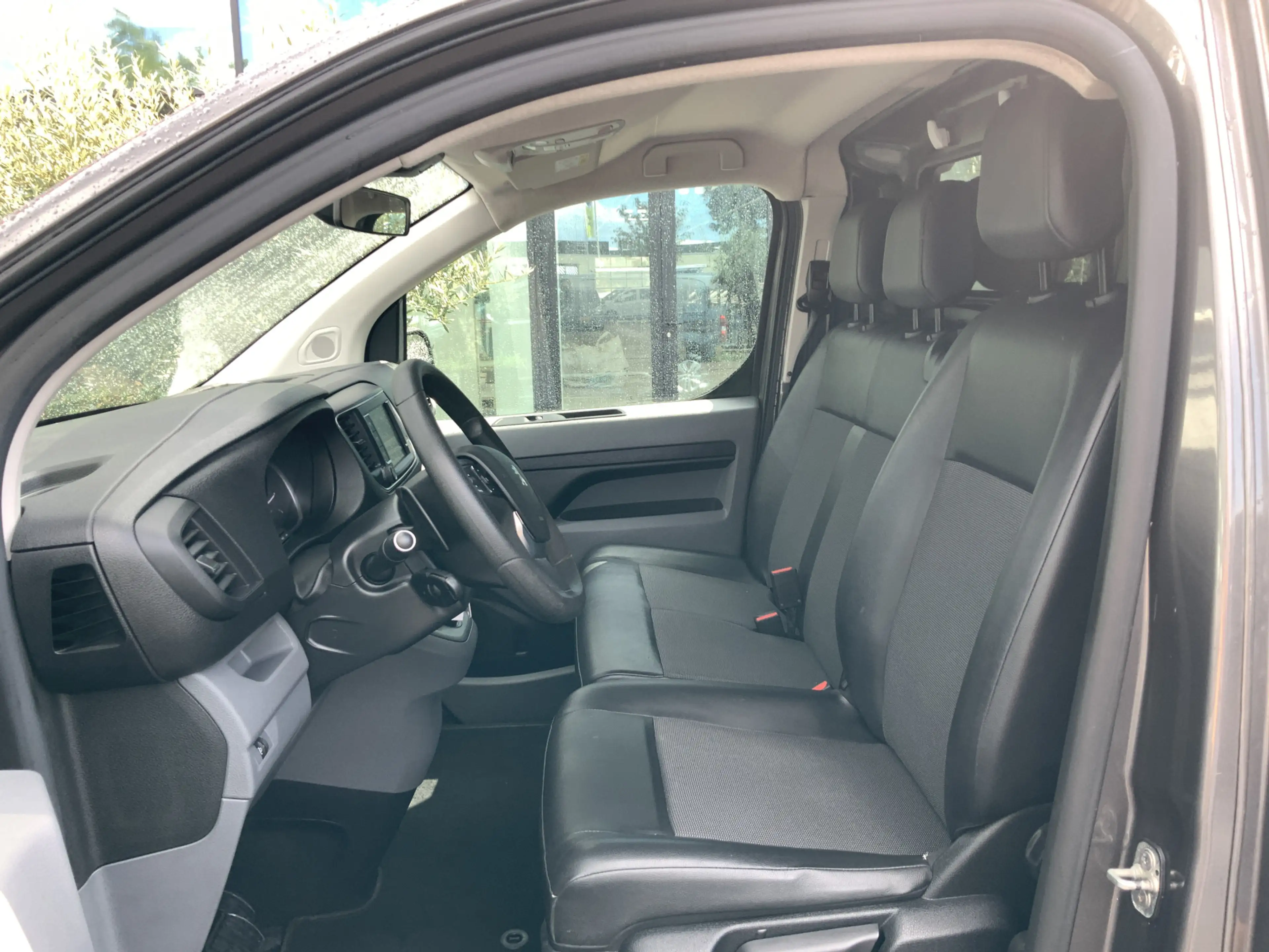 Peugeot Expert 227S 2.0 BlueHDI 180 Premium Pack Automaat Airco C — photo 4