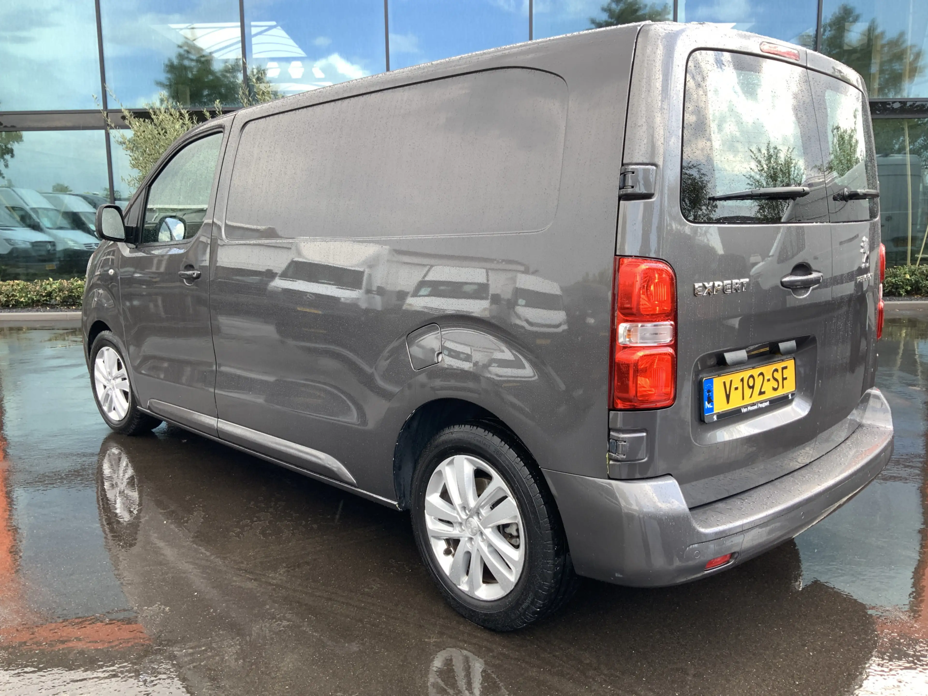 Peugeot Expert 227S 2.0 BlueHDI 180 Premium Pack Automaat Airco C — photo 2