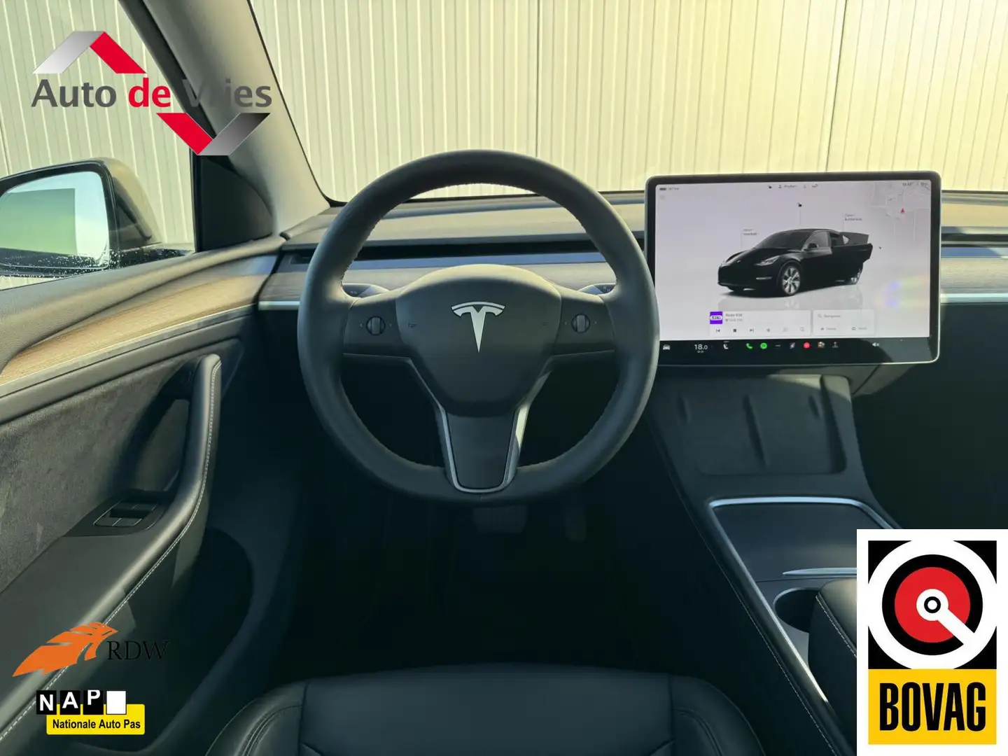 Tesla Model Y RWD 58 kWh|Trekhaak|NL-Auto|Fabrieksgarantie Zwart - 2