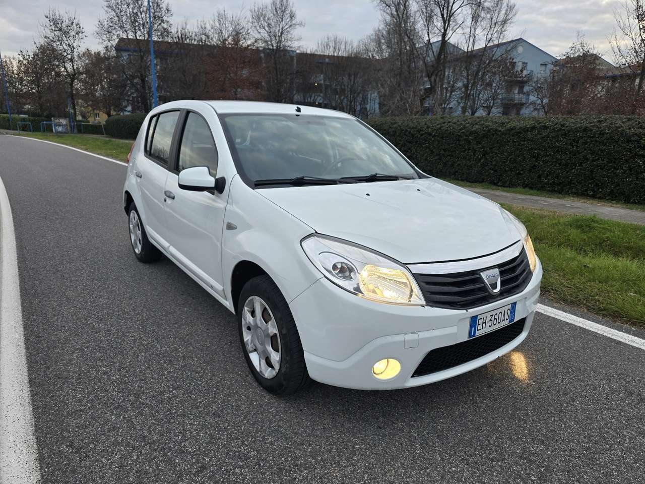 Dacia Sandero 1.2 16v Laureate s/clima