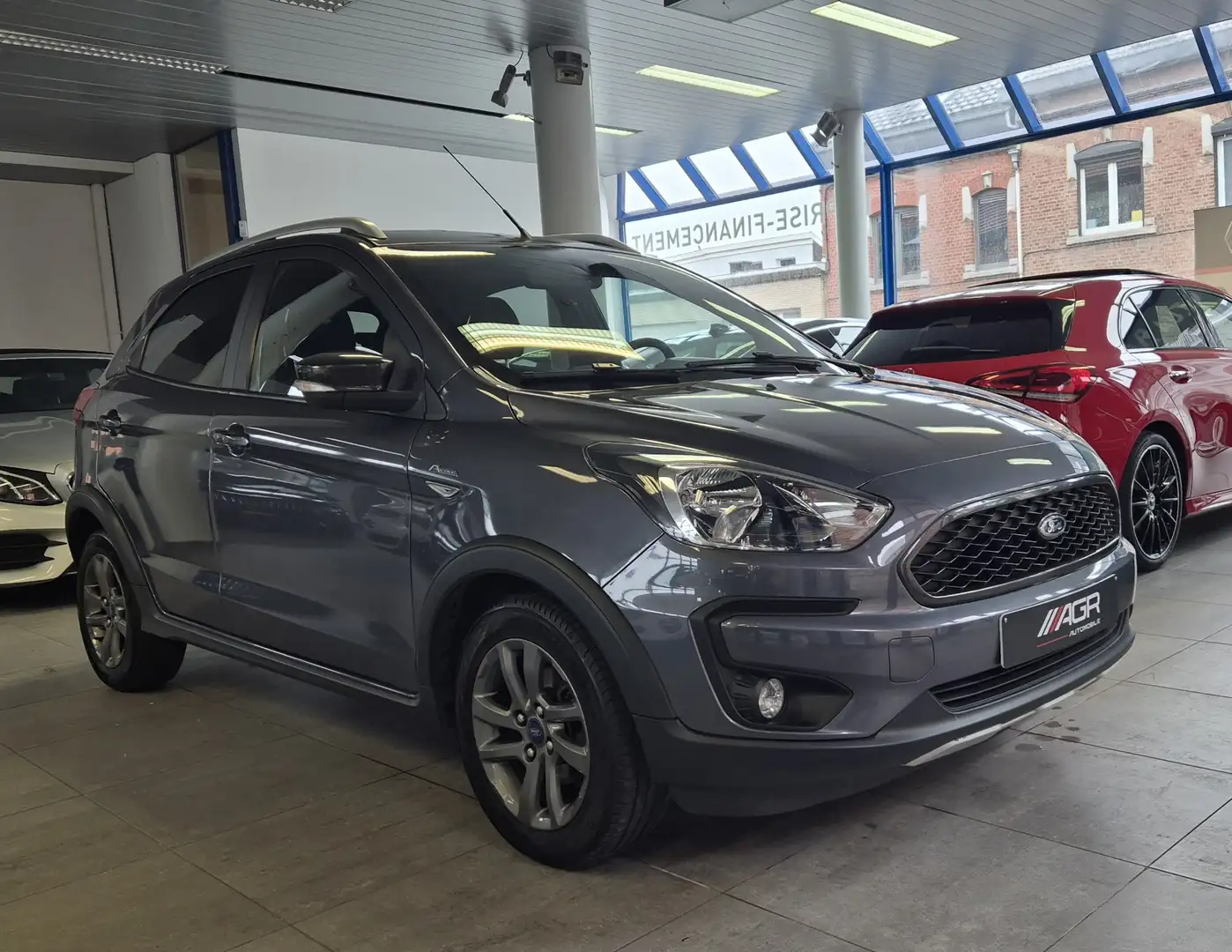 Ford Fiesta Gris - 2