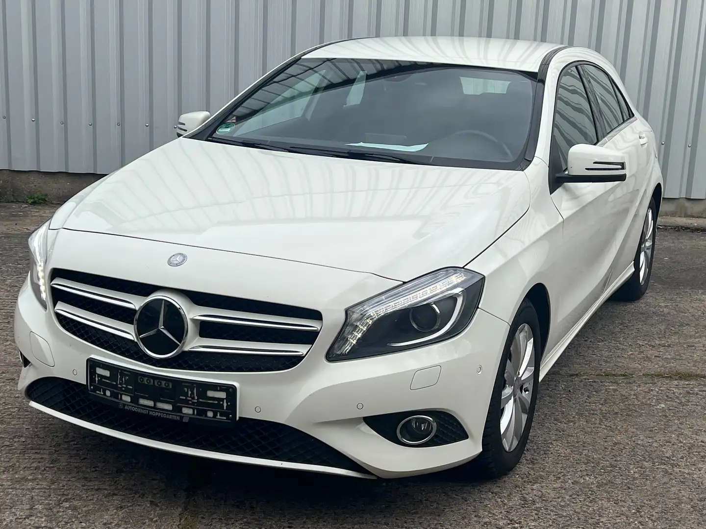 Mercedes-Benz A 180 A 180 BlueEfficiency *AHZV*Kamera* Weiß - 1