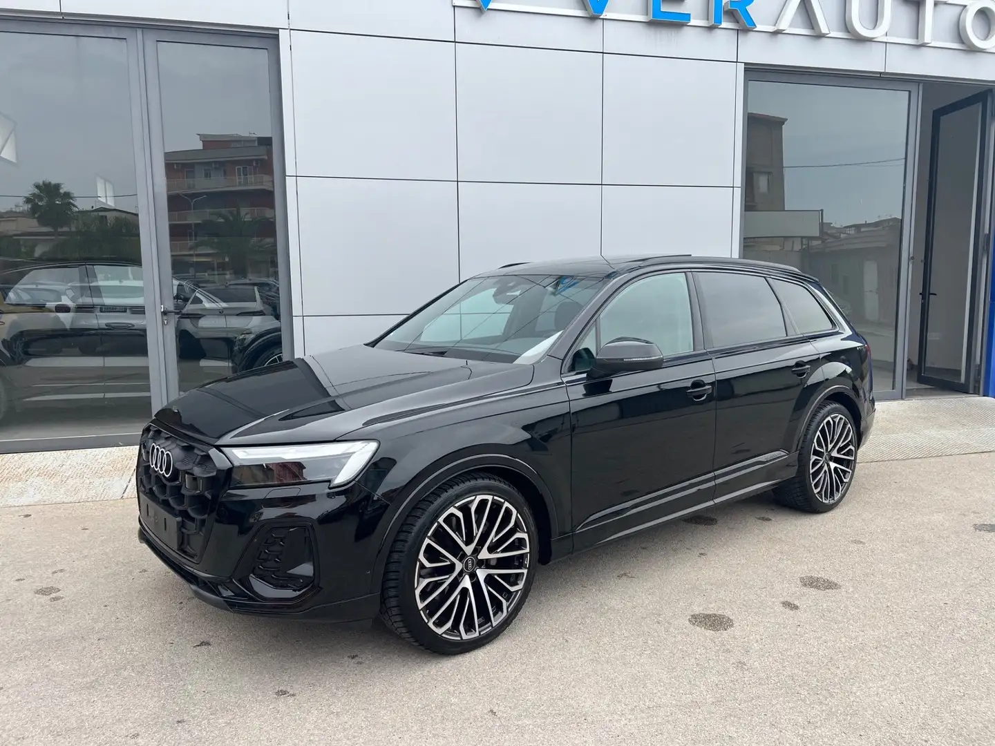 Audi Q7 45 Sline Anticipo €25.100 noleggio no scoring Zwart - 1