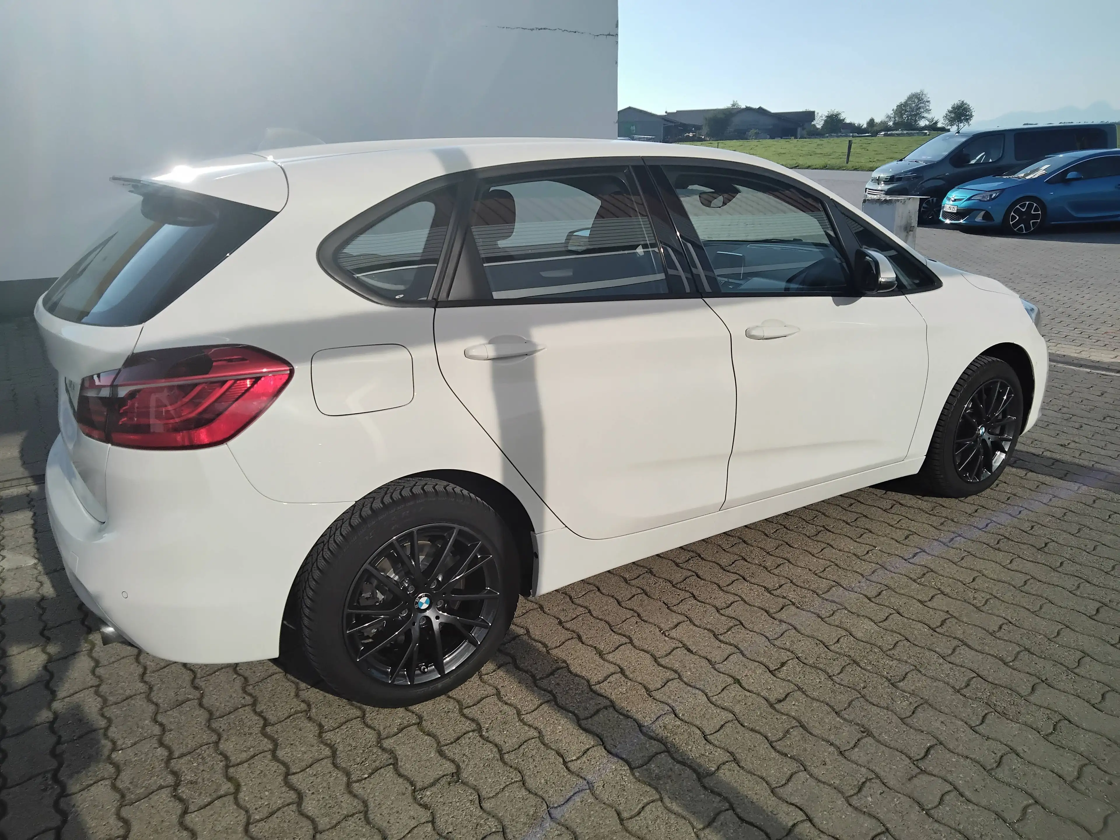 BMW 225 225 i xDrive Advantage — photo 7