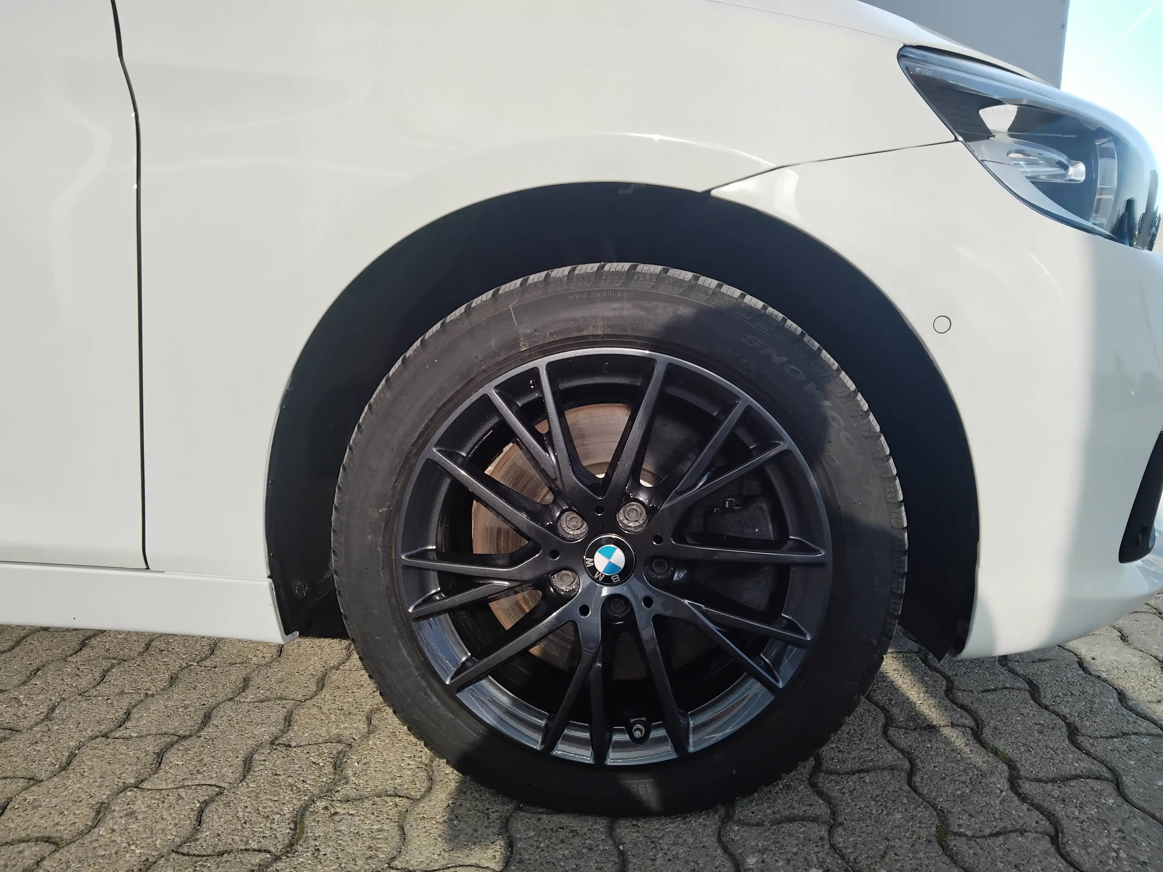 BMW 225 225 i xDrive Advantage — photo 8