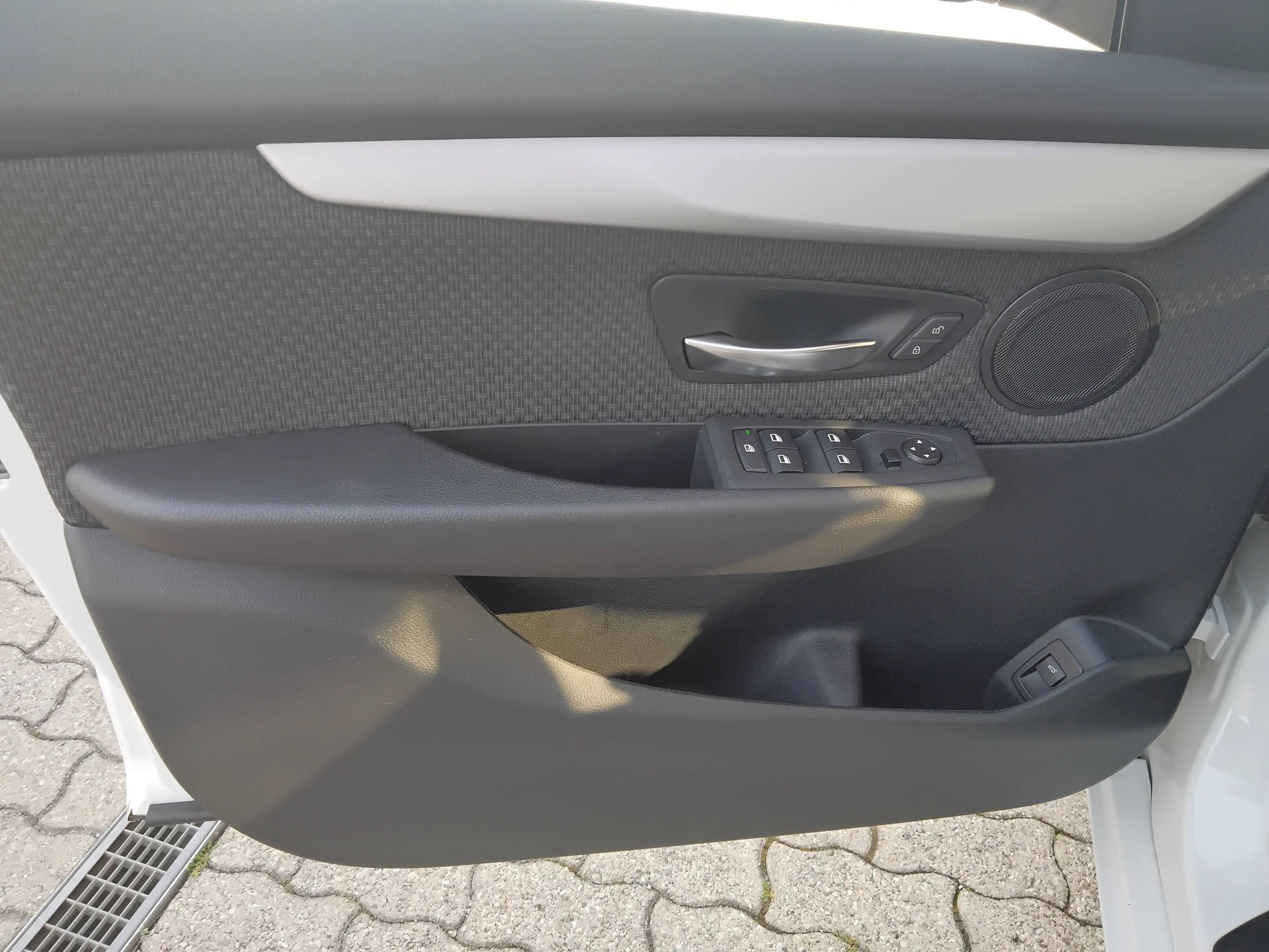 BMW 225 225 i xDrive Advantage — photo 14