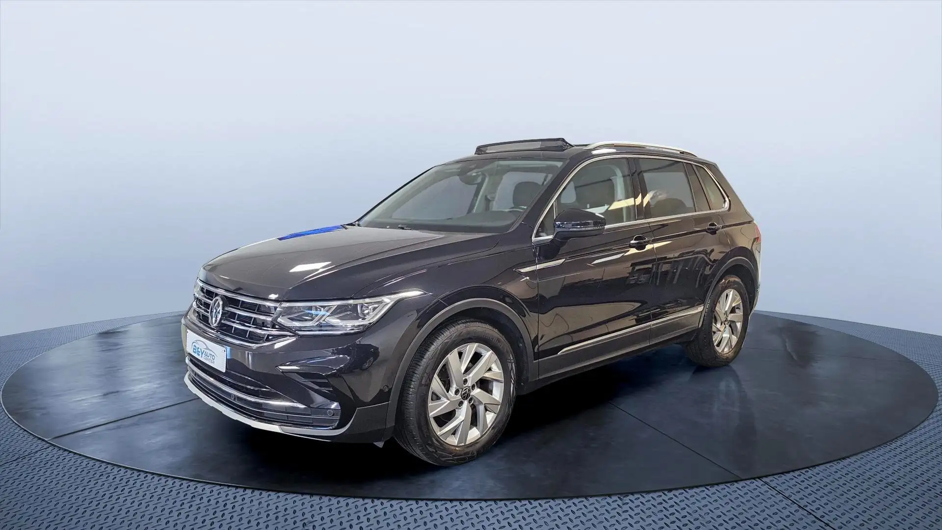 Volkswagen Tiguan Tiguan 1.5 TSI Automaat / Elegance / Panodak Noir - 2