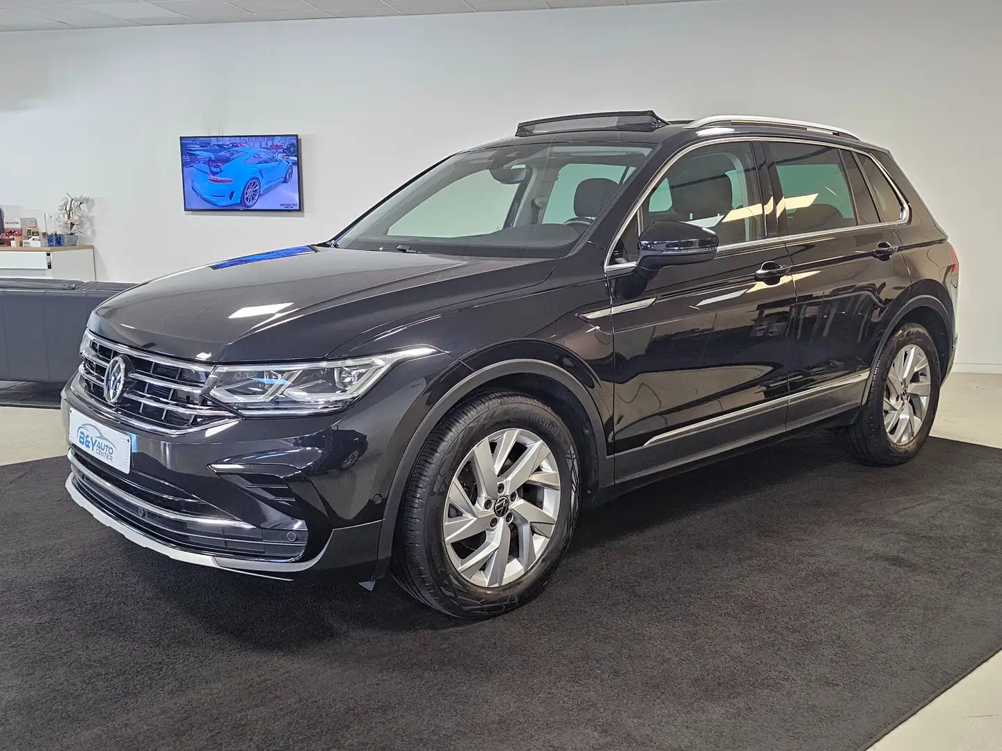 Volkswagen Tiguan Tiguan 1.5 TSI Automaat / Elegance / Panodak Zwart - 2