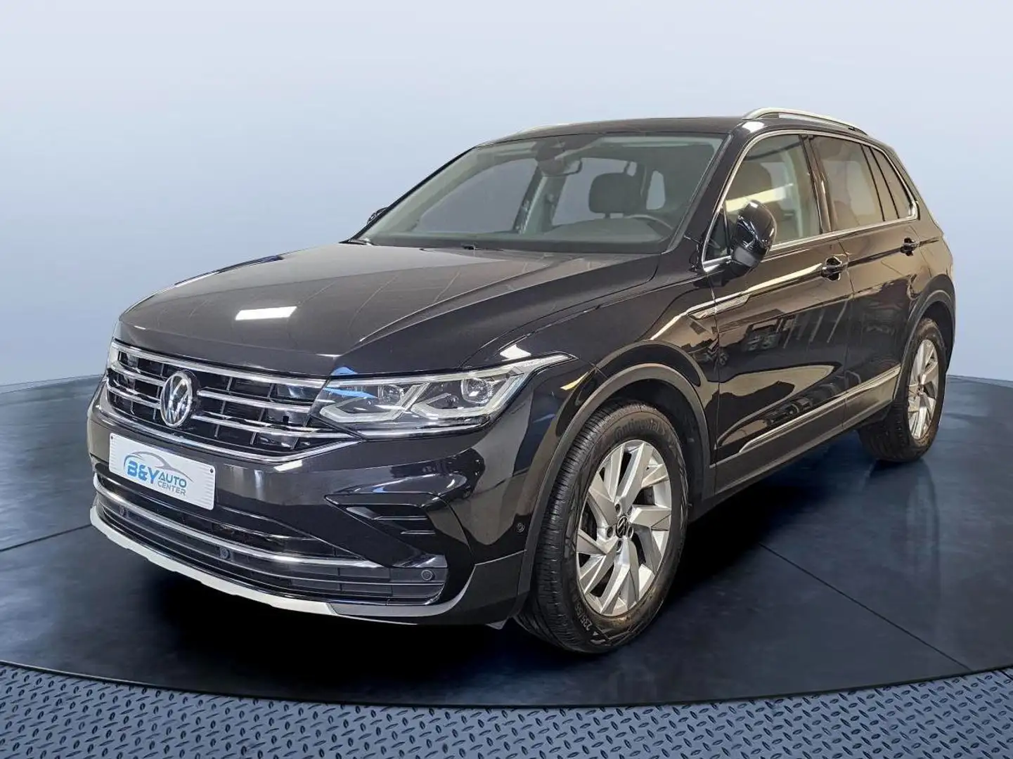 Volkswagen Tiguan Tiguan 1.5 TSI Automaat / Elegance / Panodak Noir - 1