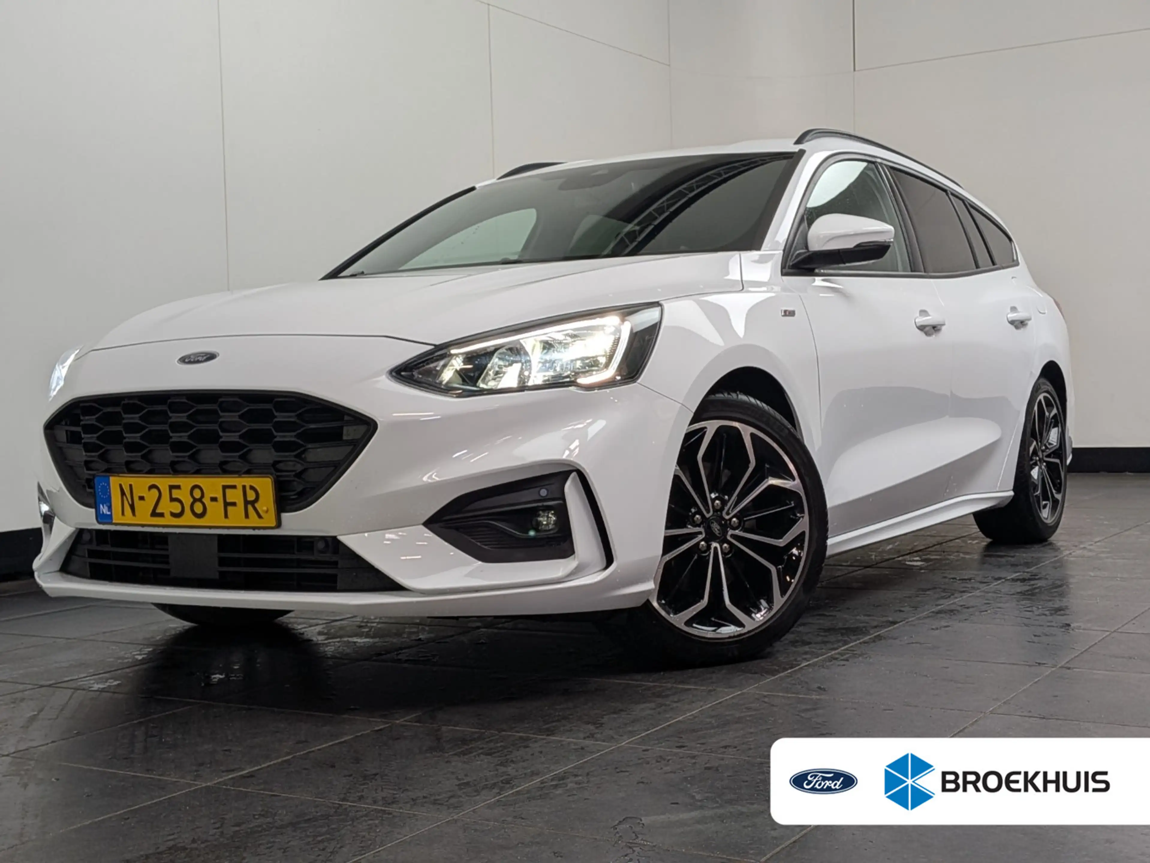 Ford Focus Wagon 1.0 EcoBoost ST Line Business | Stoel- Stuur