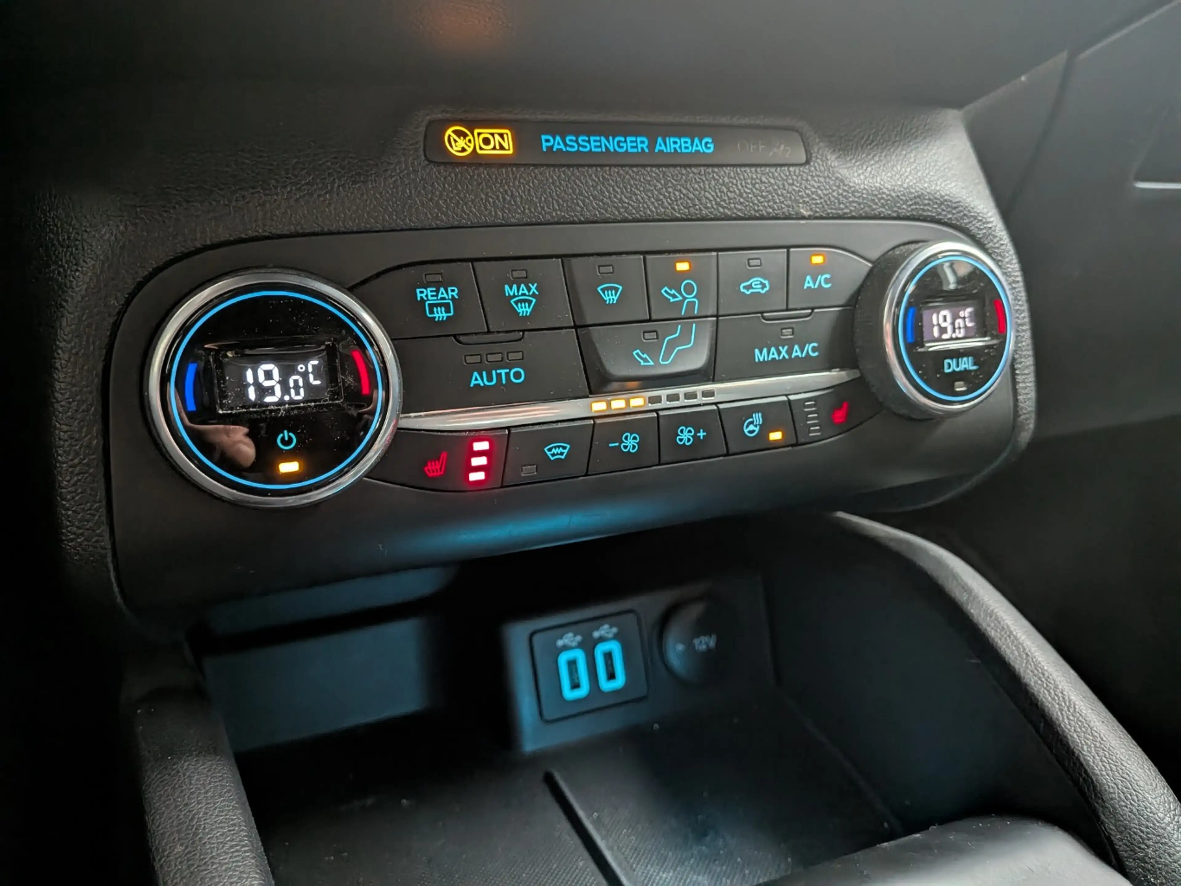 Ford Focus Wagon 1.0 EcoBoost ST Line Business | Stoel- Stuur — photo 9
