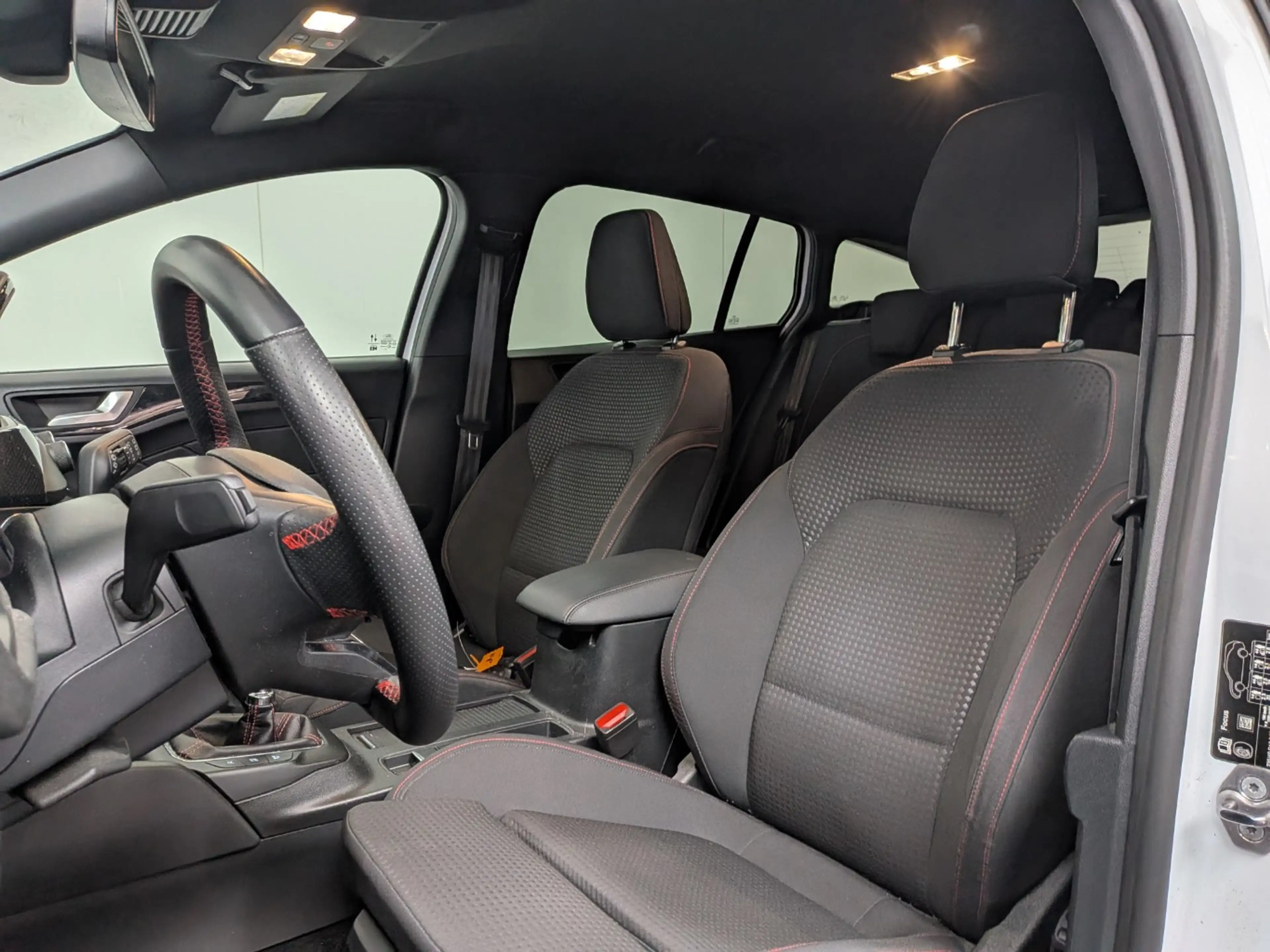 Ford Focus Wagon 1.0 EcoBoost ST Line Business | Stoel- Stuur — photo 7