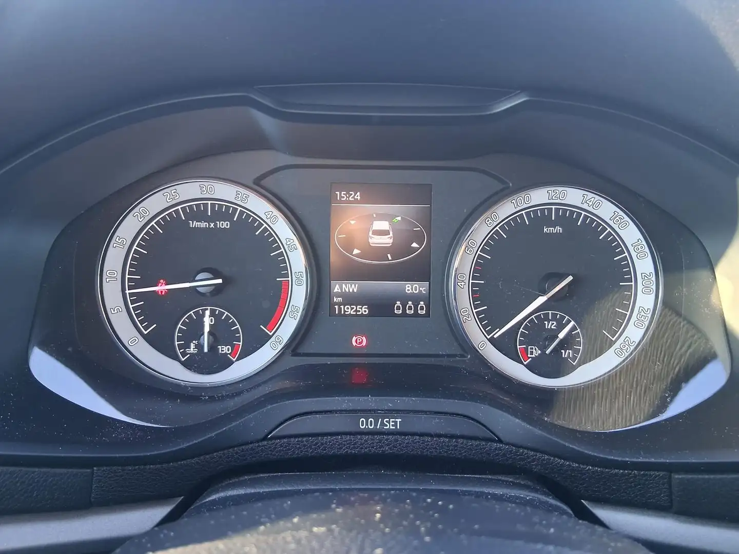 Skoda Karoq 1,6 TDI Ambition Limited - 2