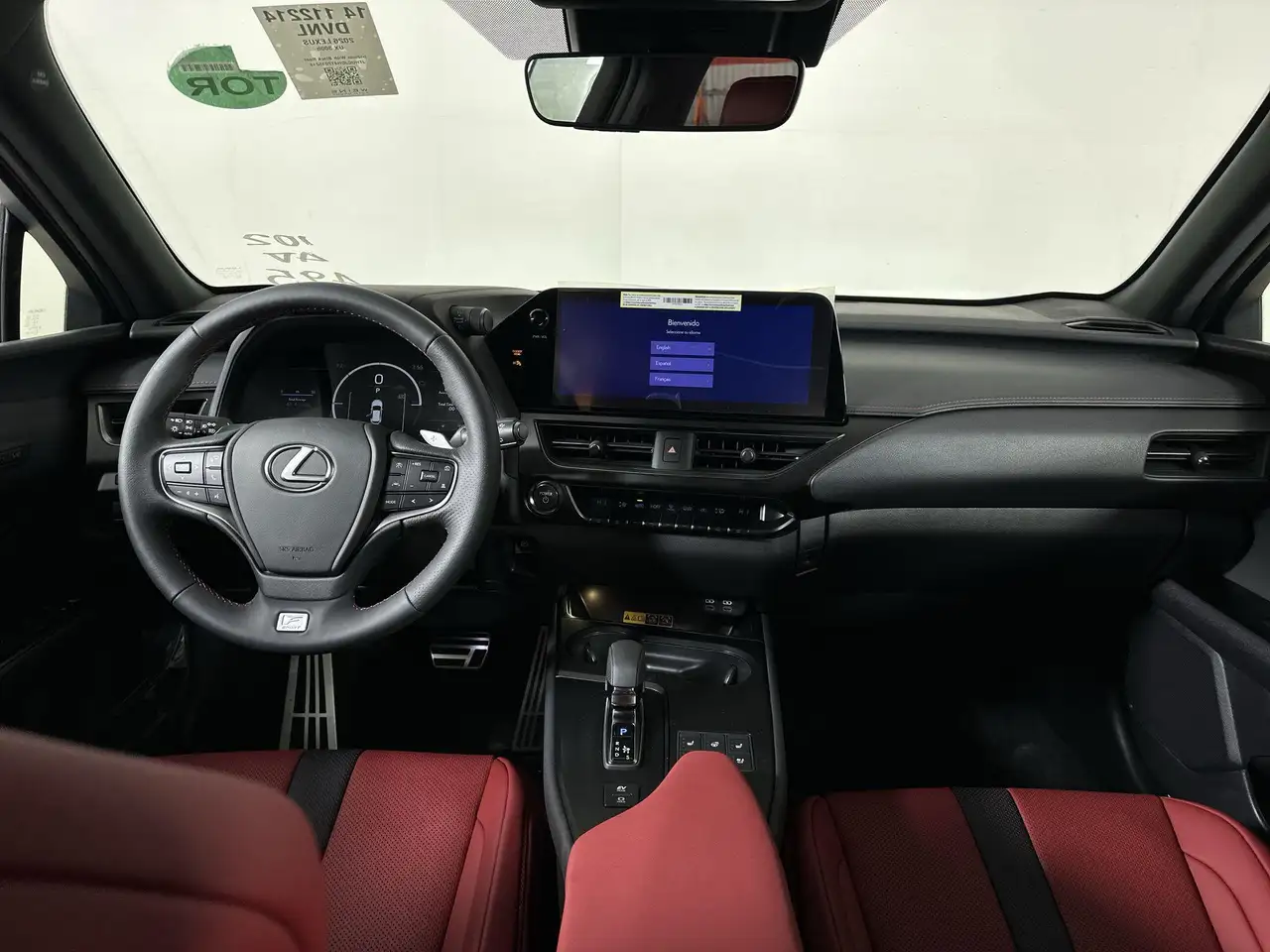 Lexus UX 300h снимка Lexus UX 300h