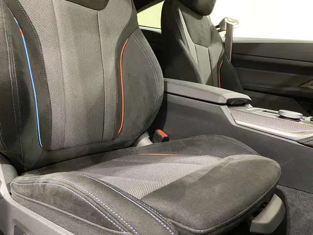 BMW 4 Series view 11