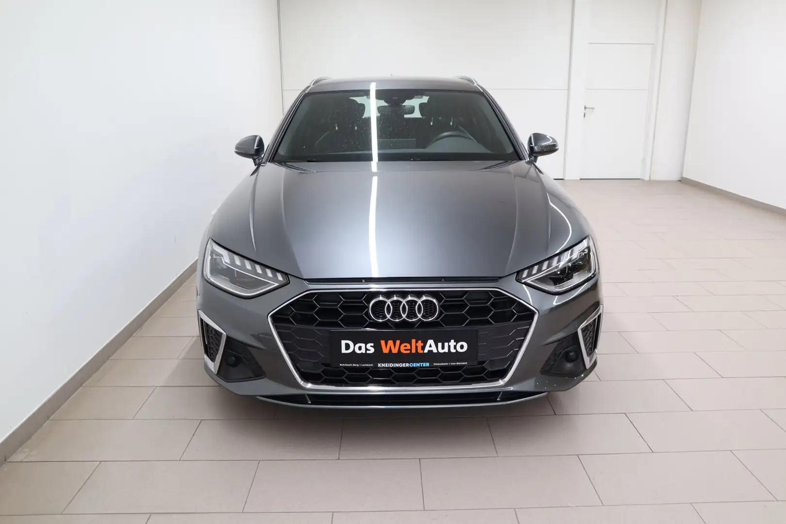 Audi A4 40 TFSI S line Grau - 2