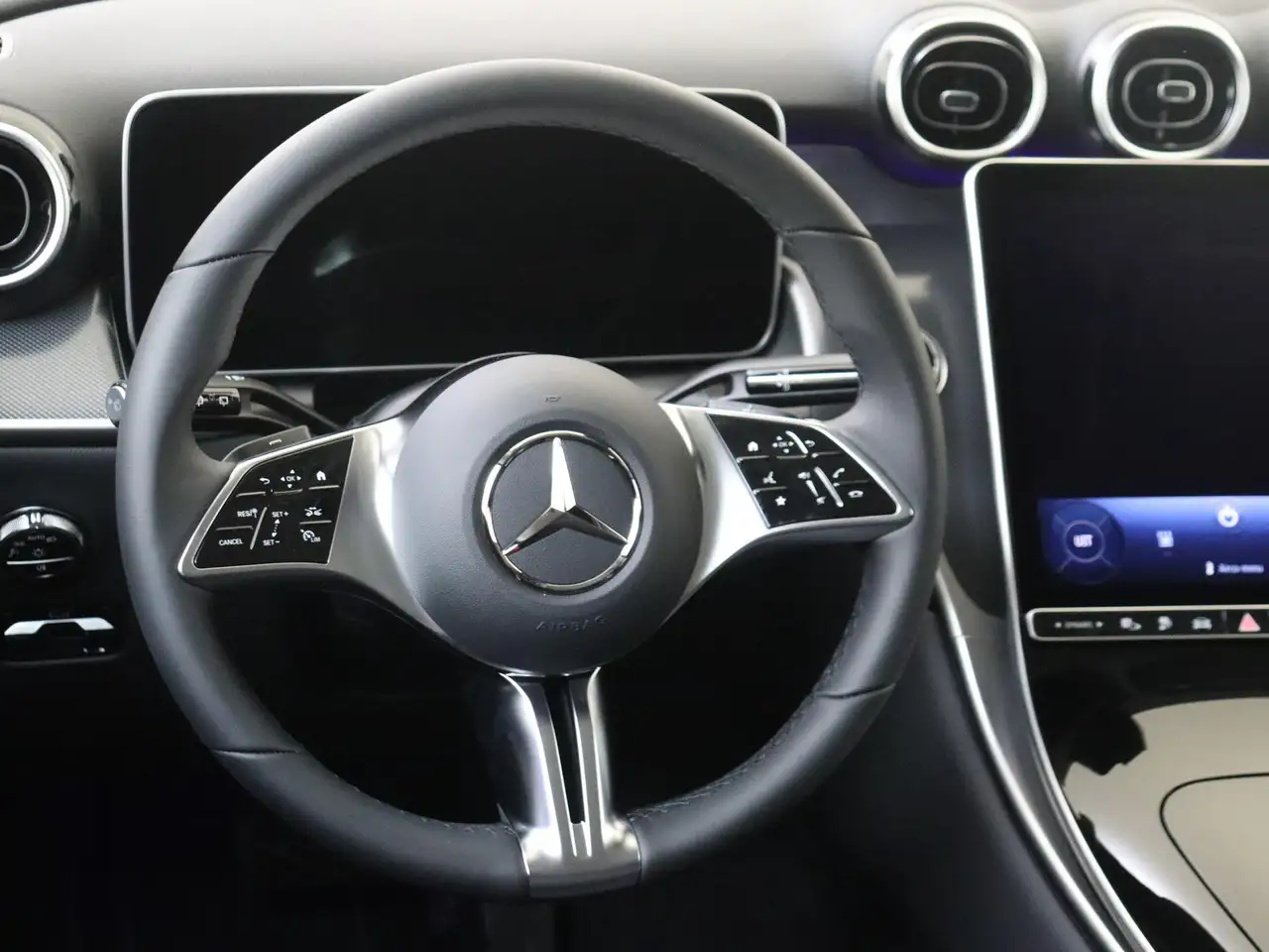 Mercedes-Benz GLC 2026 — фото 10