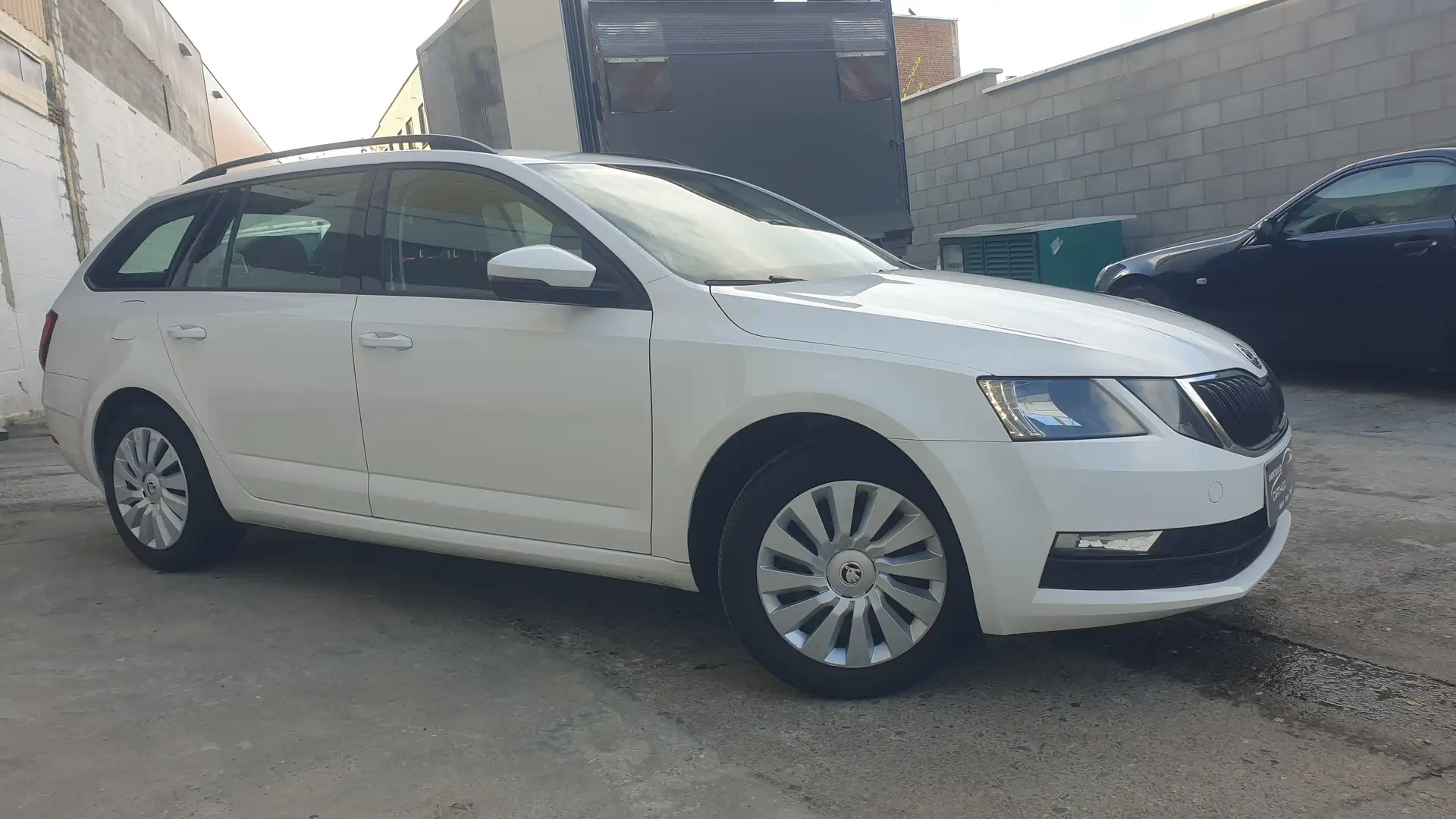 Skoda Octavia Octavia Combi 1.0 TSI 116 ch Drive 12 mois de gara Blanc - 2