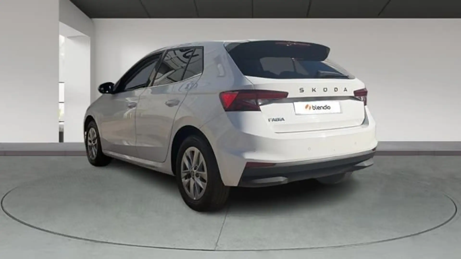 Skoda Fabia GASOLINA Blanco - 2