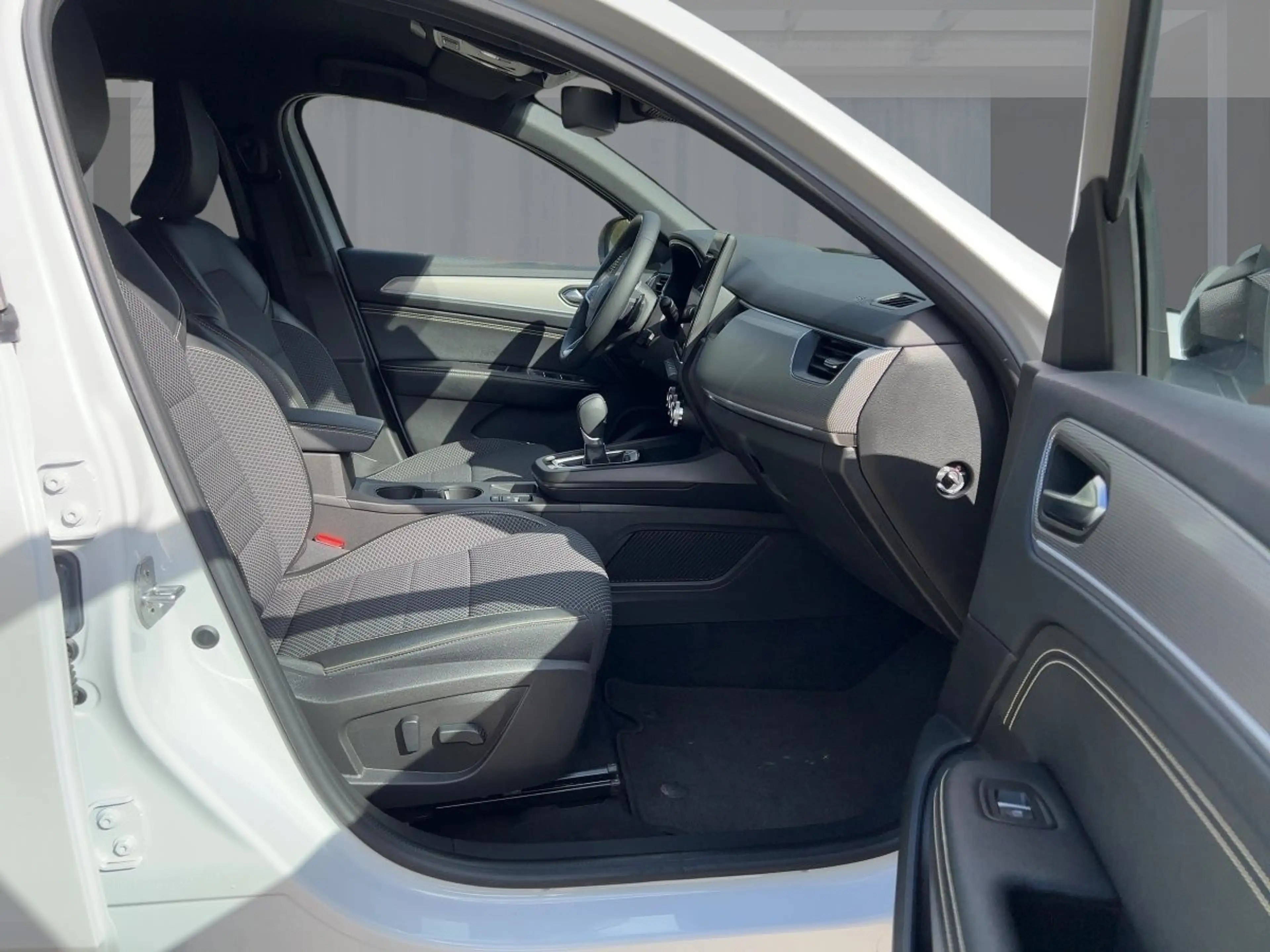 Renault Arkana 1.3 TCe 140 Mild-Hybrid Techno — photo 8