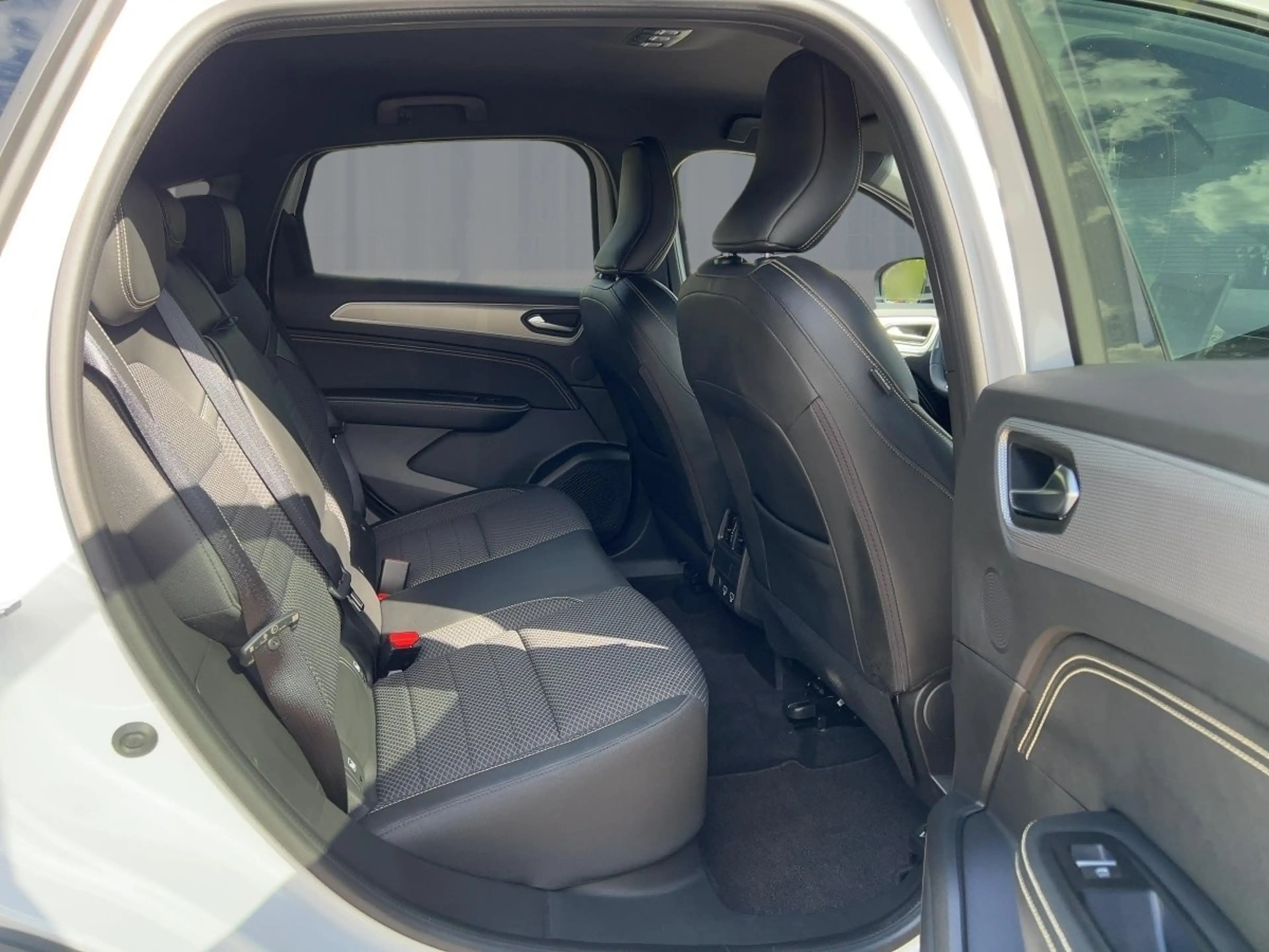 Renault Arkana 1.3 TCe 140 Mild-Hybrid Techno — photo 9