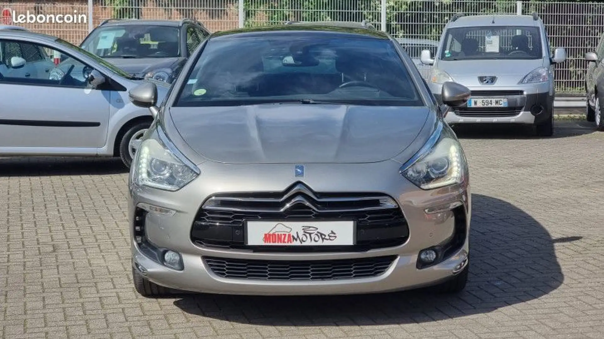 Citroen DS5 1.6 E-HDI115 EXECUTIVE ETG6 Gris - 2
