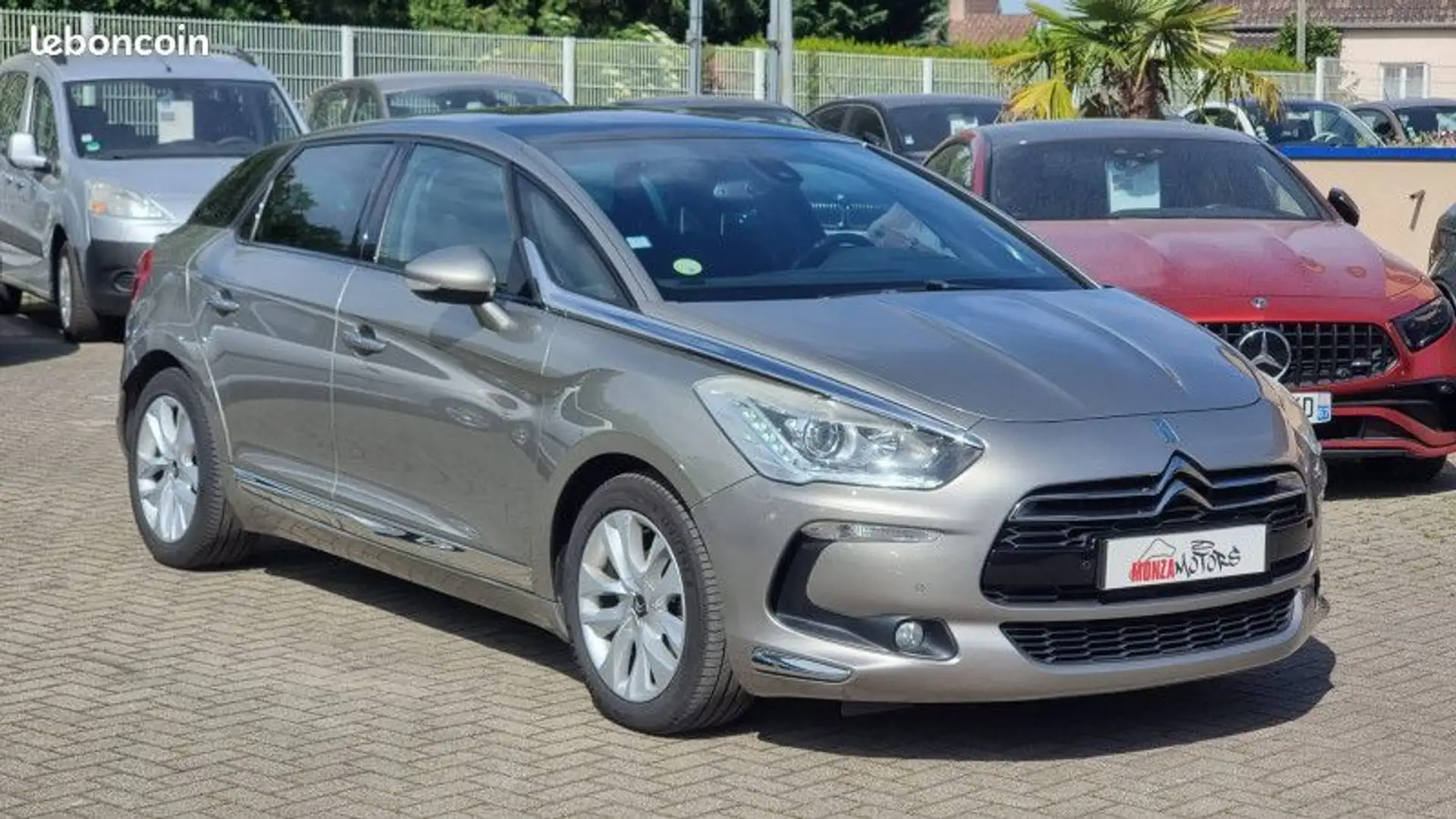 Citroen DS5 1.6 E-HDI115 EXECUTIVE ETG6 Gris - 1