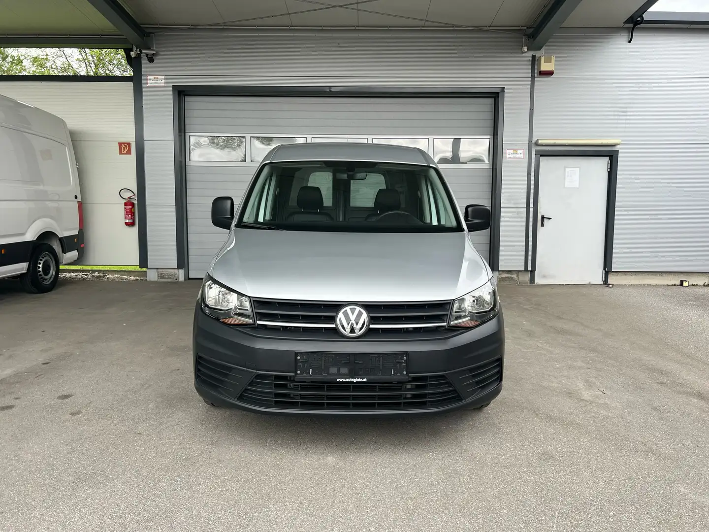 Volkswagen Caddy Maxi Kastenwagen 2,0 TDI NAVIGATION/KLIMA Silber - 1