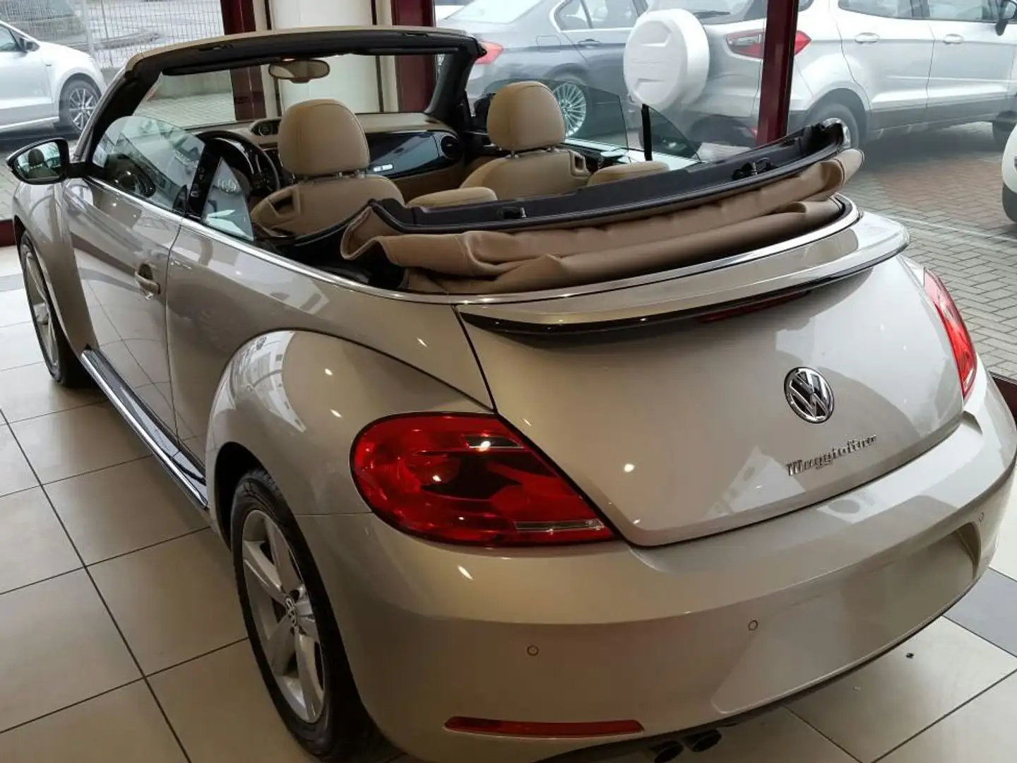 Volkswagen Maggiolino Maggiolino 2011 Cabrio Cabrio 1.4 tsi Sport 150cv Goud - 2