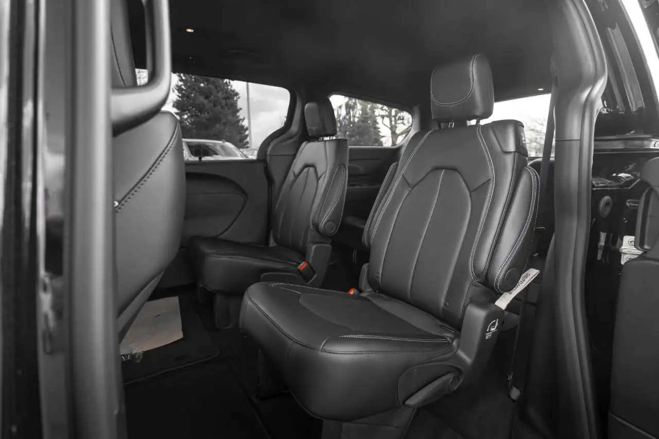 Chrysler Grand Caravan снимка Chrysler Grand Caravan