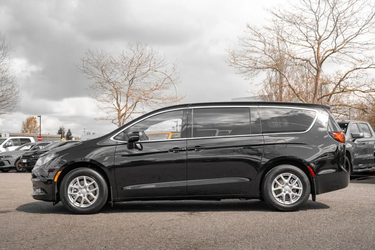 Chrysler Grand Caravan снимка Chrysler Grand Caravan