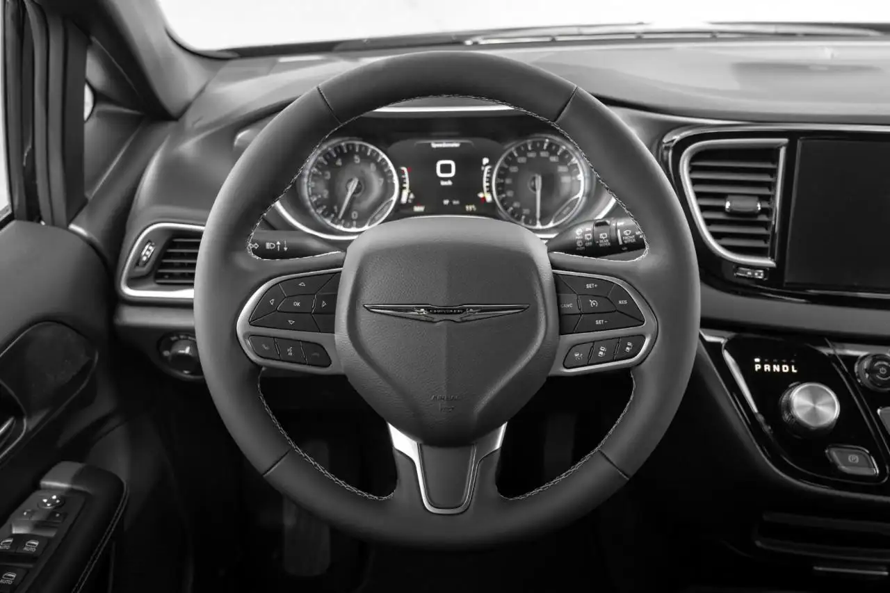 Chrysler Grand Caravan снимка Chrysler Grand Caravan