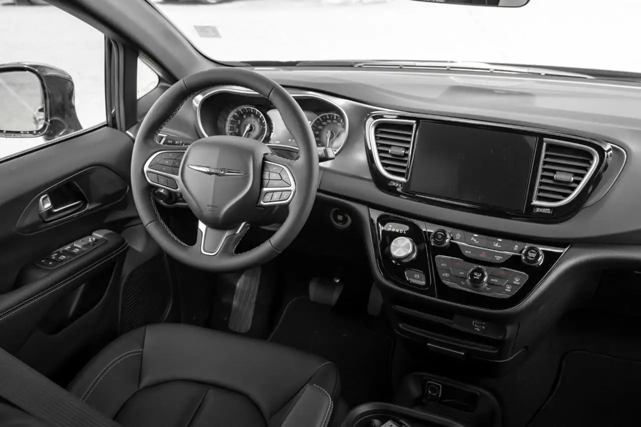 Chrysler Grand Caravan снимка Chrysler Grand Caravan