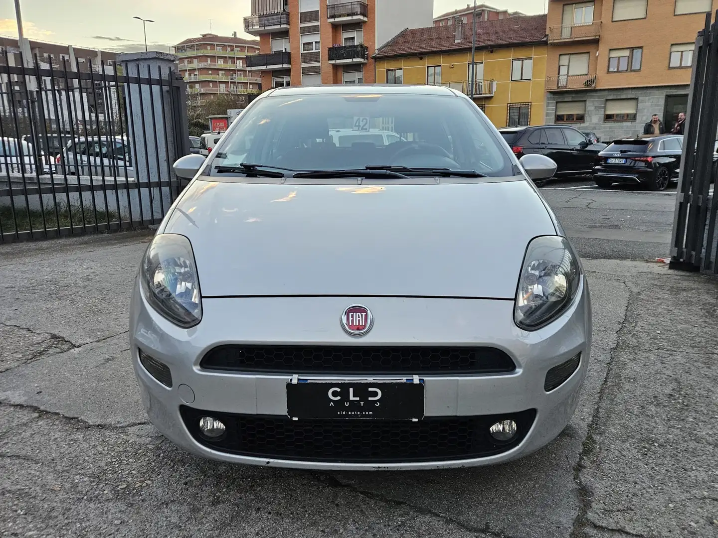 Fiat Punto 1.3 MJT II 75 CV 5 porte Grigio - 2