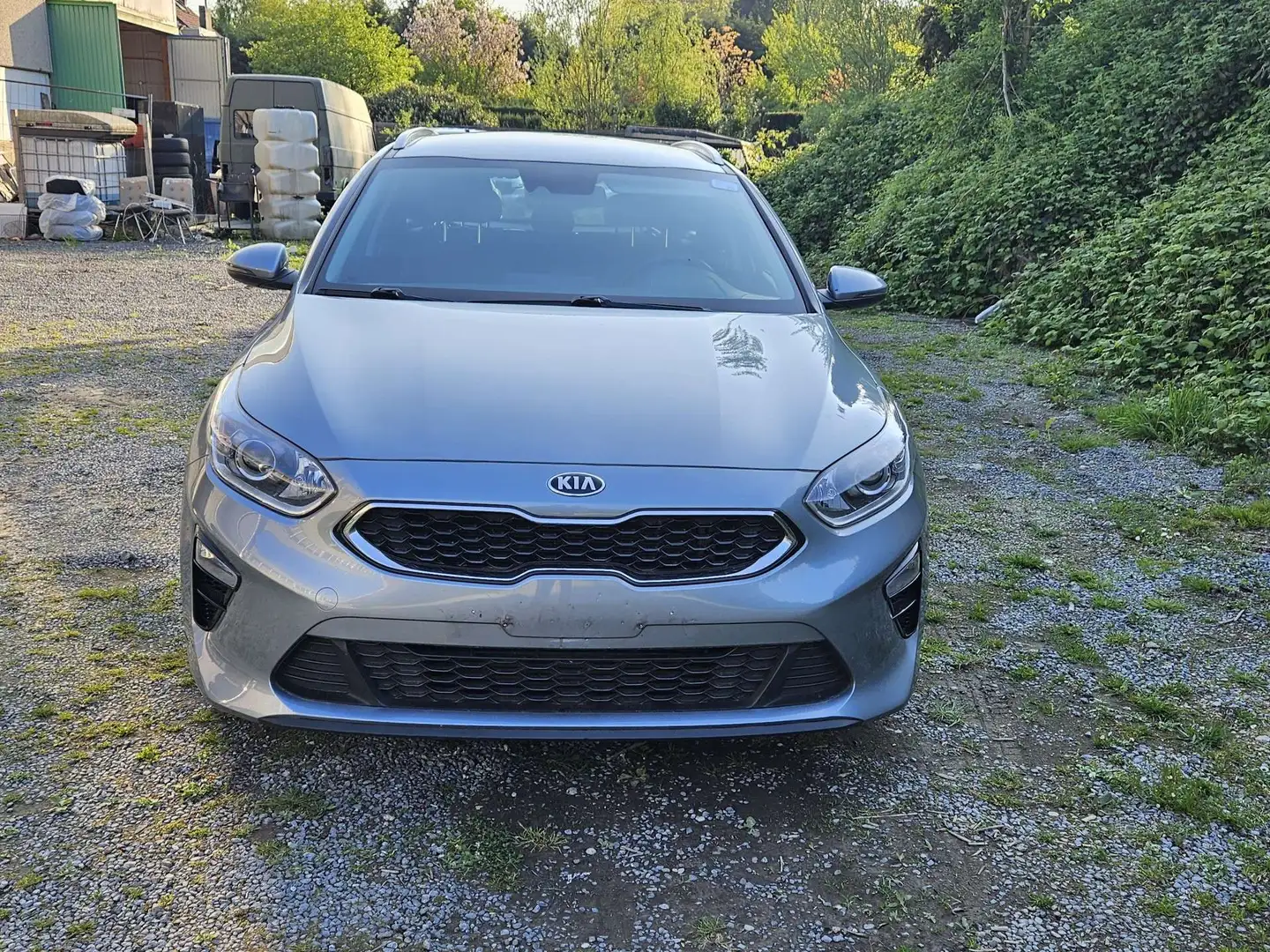 Kia Ceed SW / cee'd SW 1.6 CRDi MHEV Business Line DCT Gris - 1