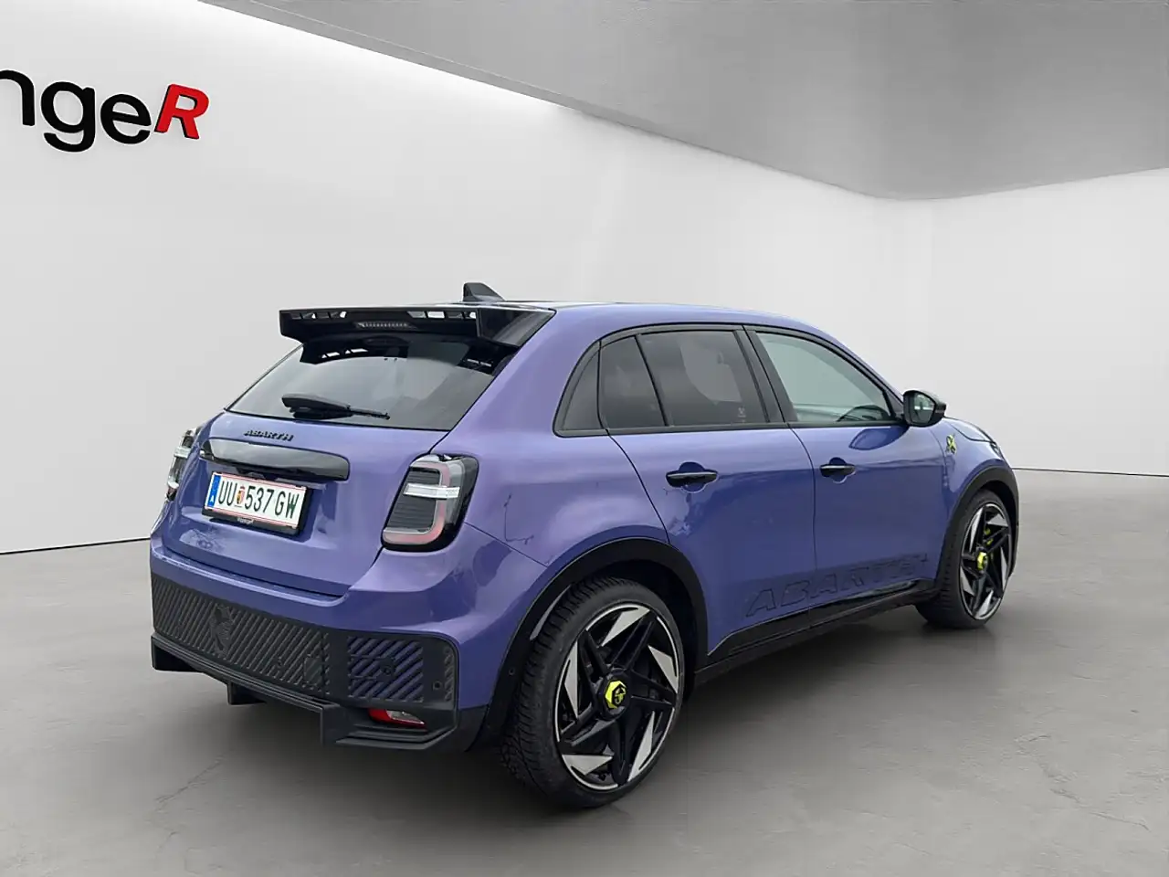 Abarth 600e 2025 — фото 6