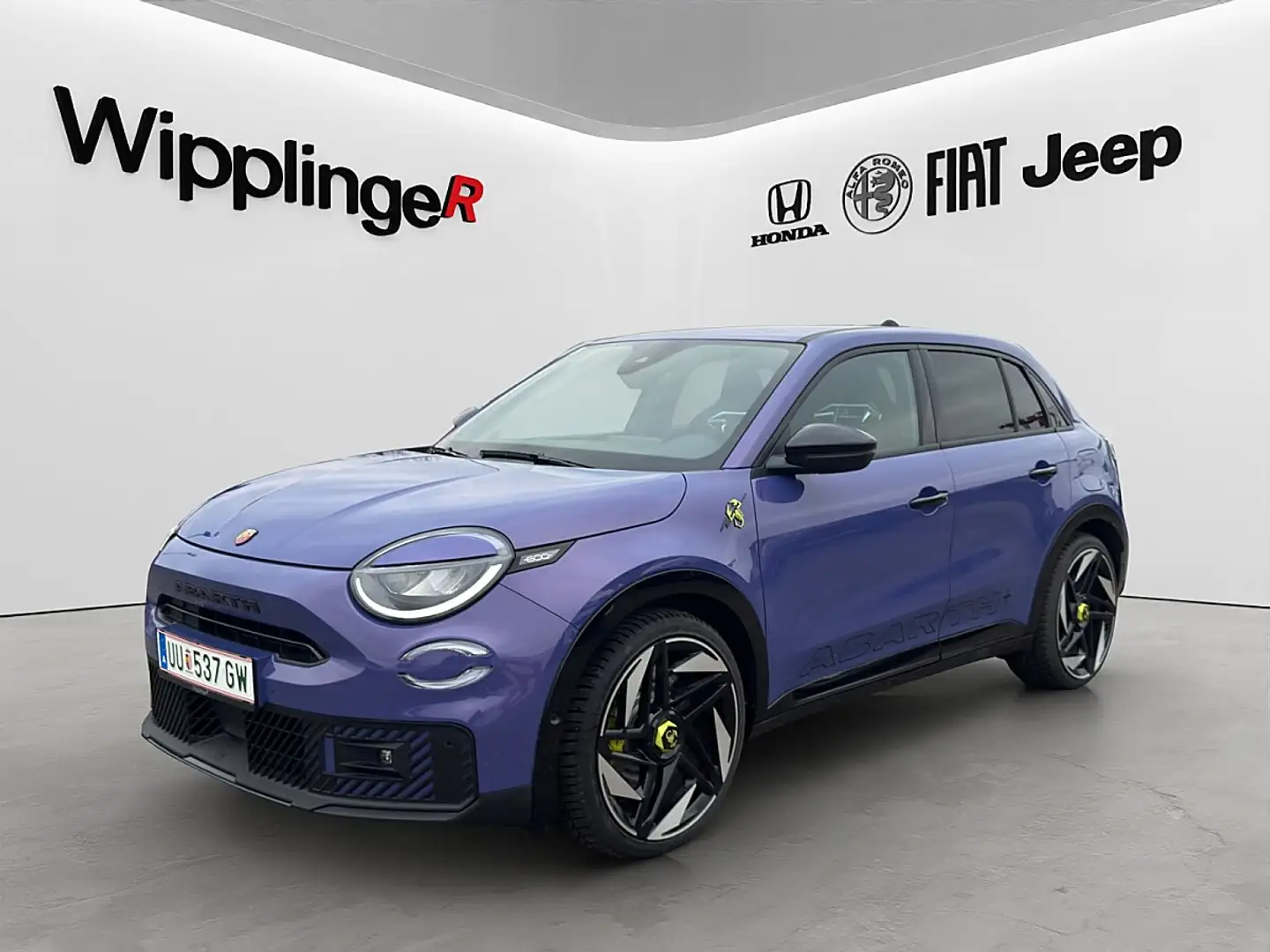 Abarth 600e 54kWh Scorpionissima Violett - 1