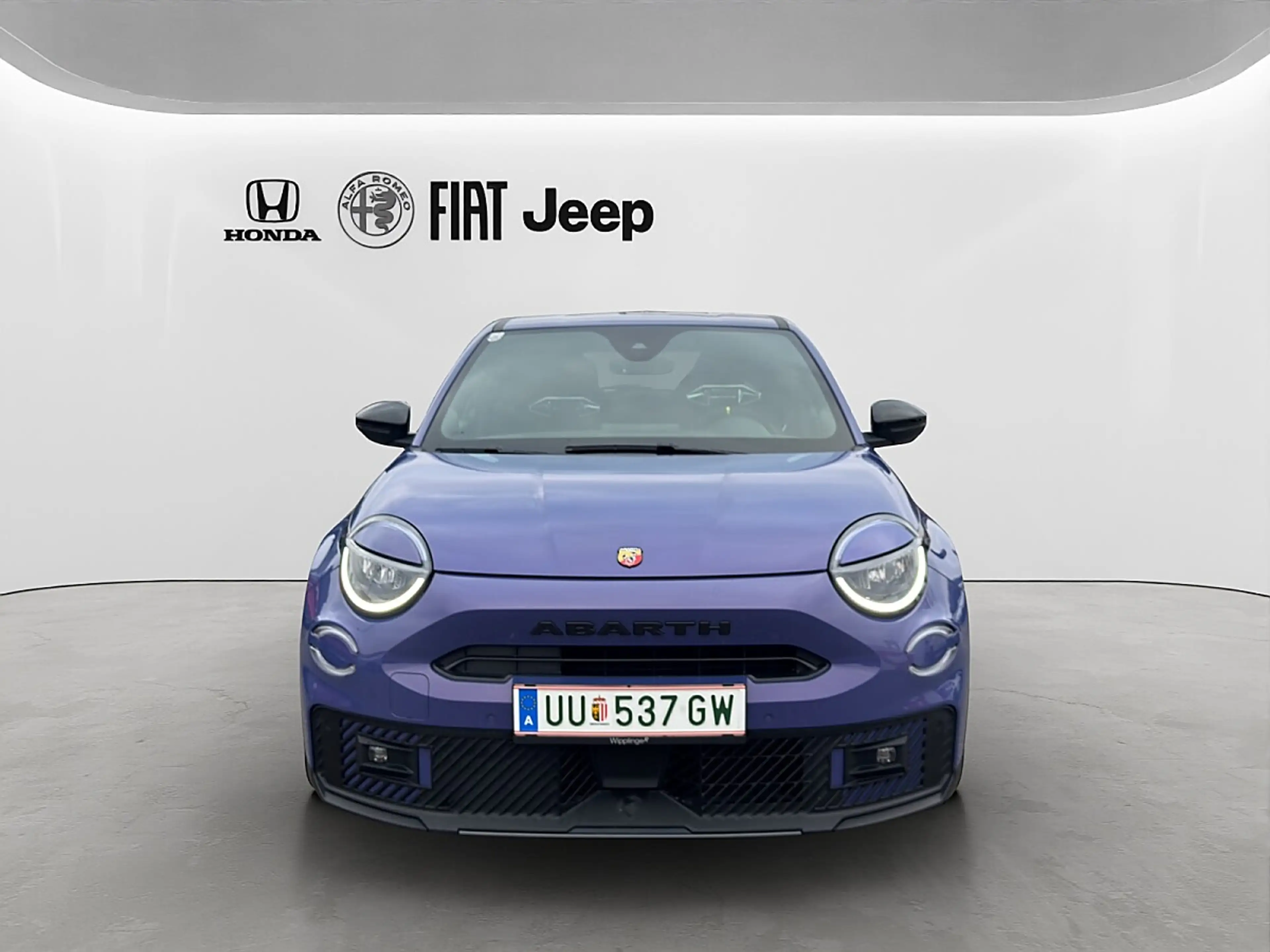 Abarth 600e 54kWh Scorpionissima — photo 2