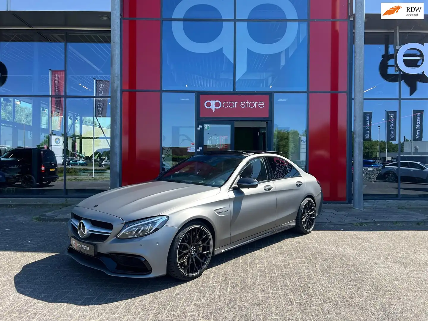 Mercedes-Benz C 63 AMG Zwart - 1